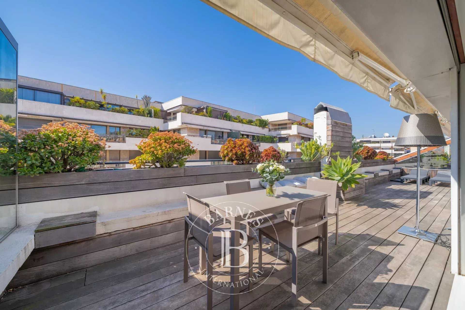 Cannes  - Appartement 3 Pi&egrave;ces 2 Chambres