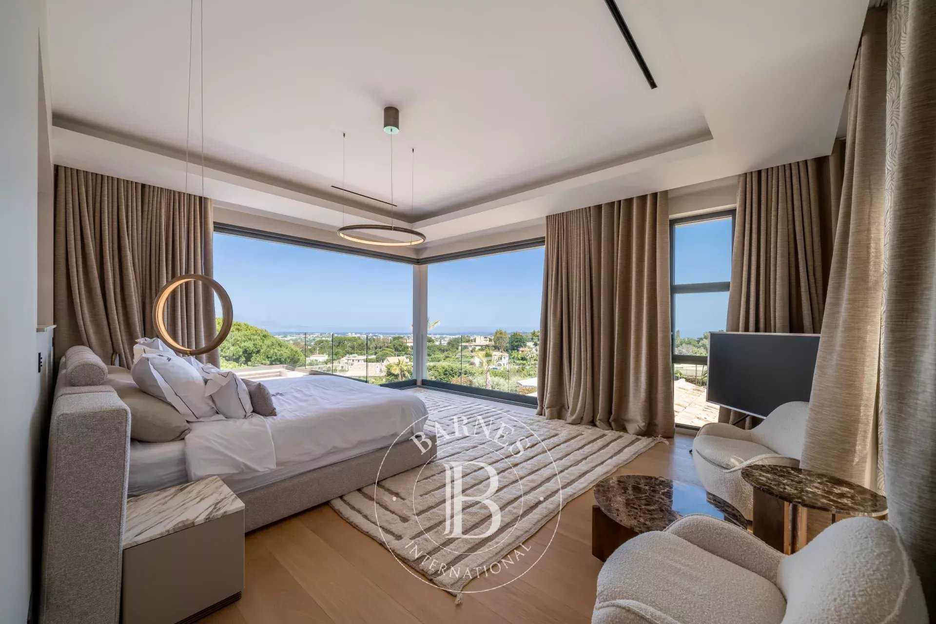 Vallauris  - Villa 8 Pi&egrave;ces 5 Chambres