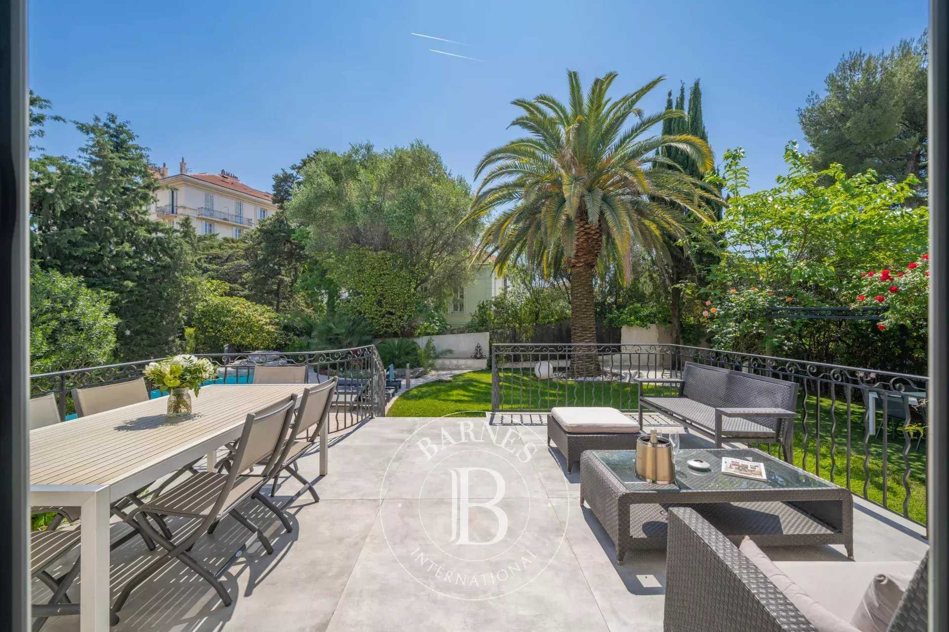 Cannes  - Villa 8 Pi&egrave;ces 6 Chambres