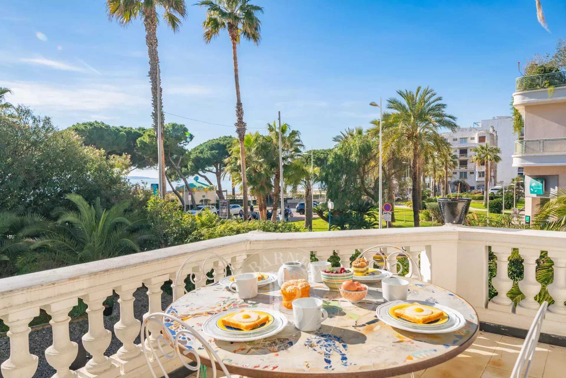Antibes  - Propriété 14 Pièces 10 Chambres