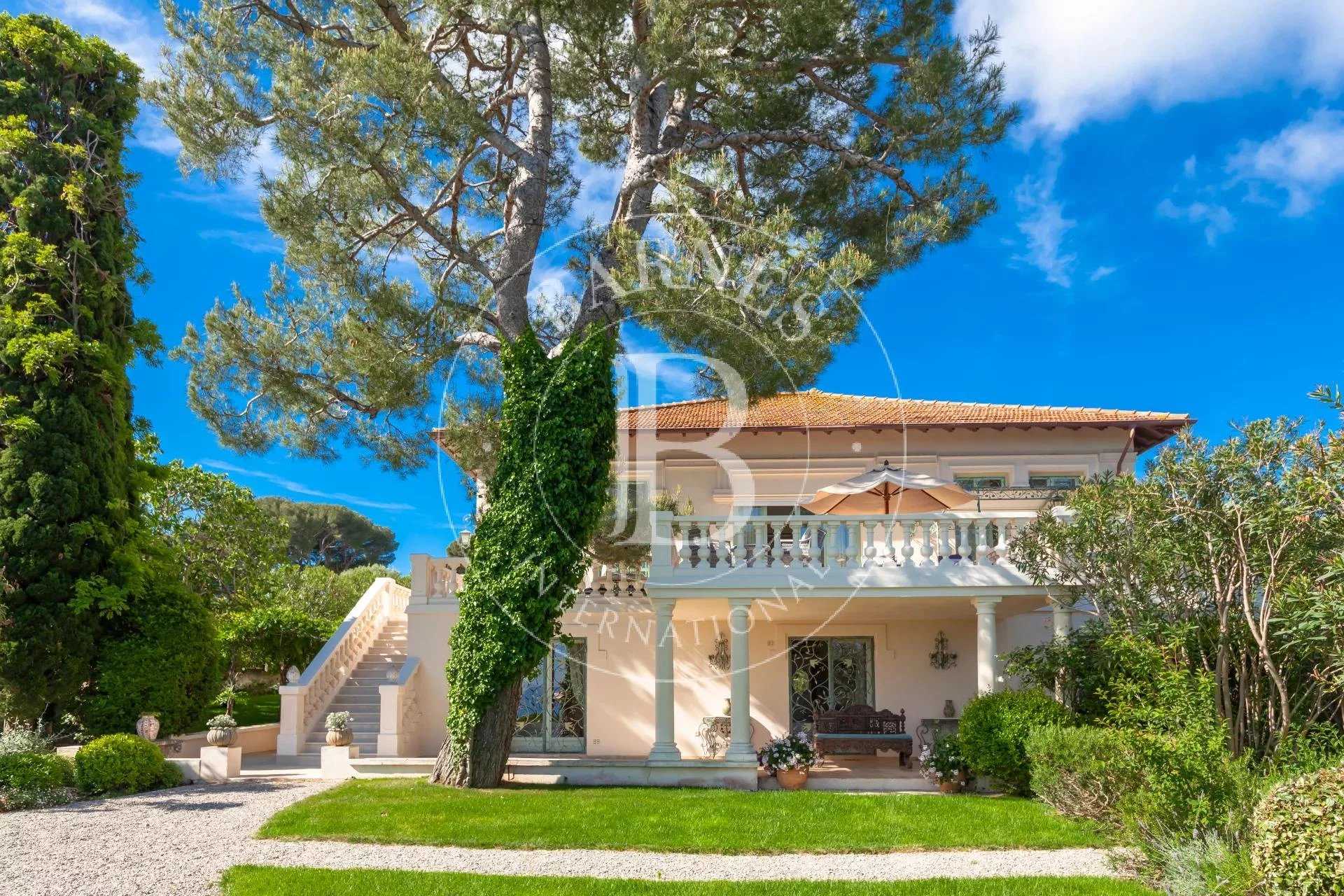 Villa Cannes  -  ref 2217181 (picture 1)