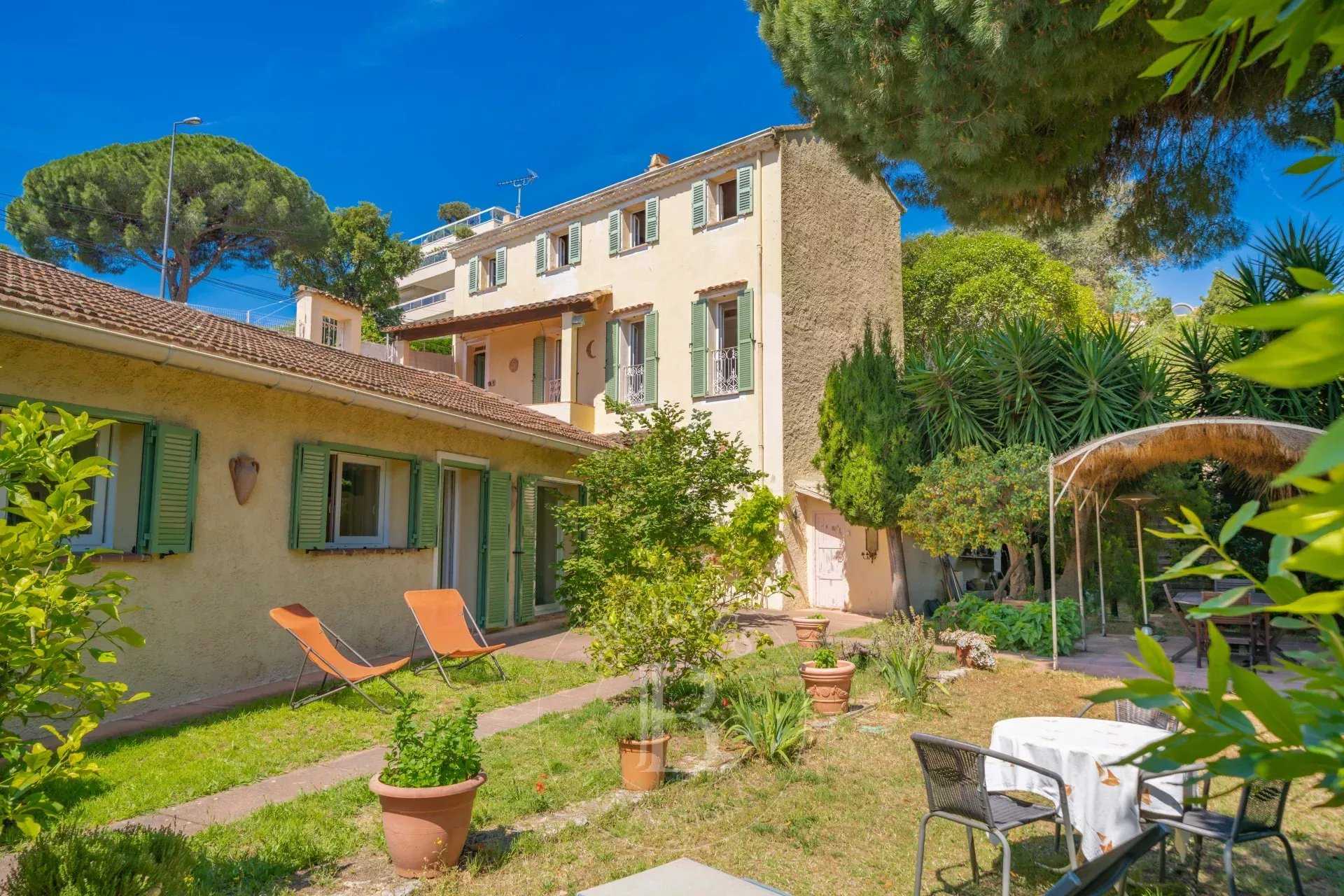 Villa Cannes  -  ref 85300025 (picture 1)