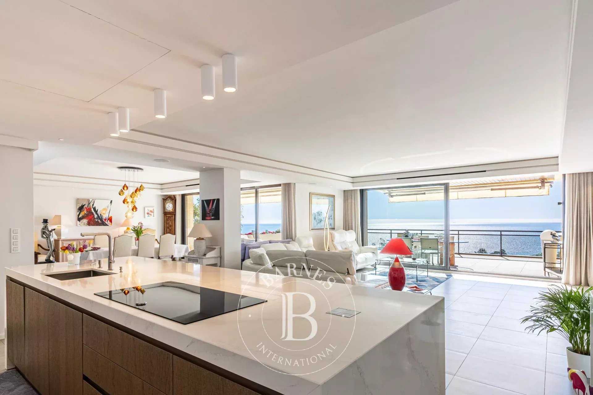 Vallauris  - Appartement 6 Pi&egrave;ces 4 Chambres