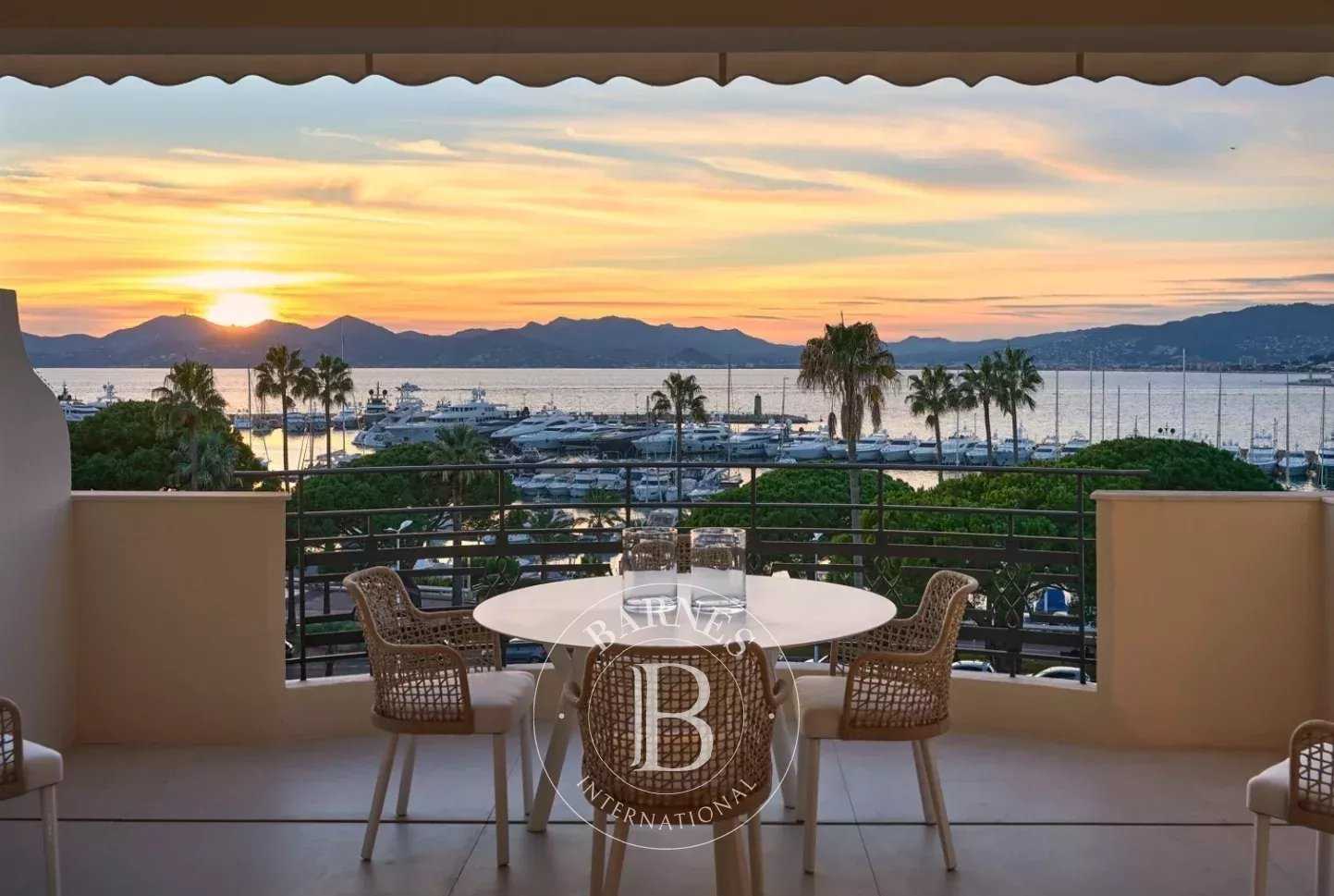 Appartement Cannes  -  ref 85770667 (picture 1)