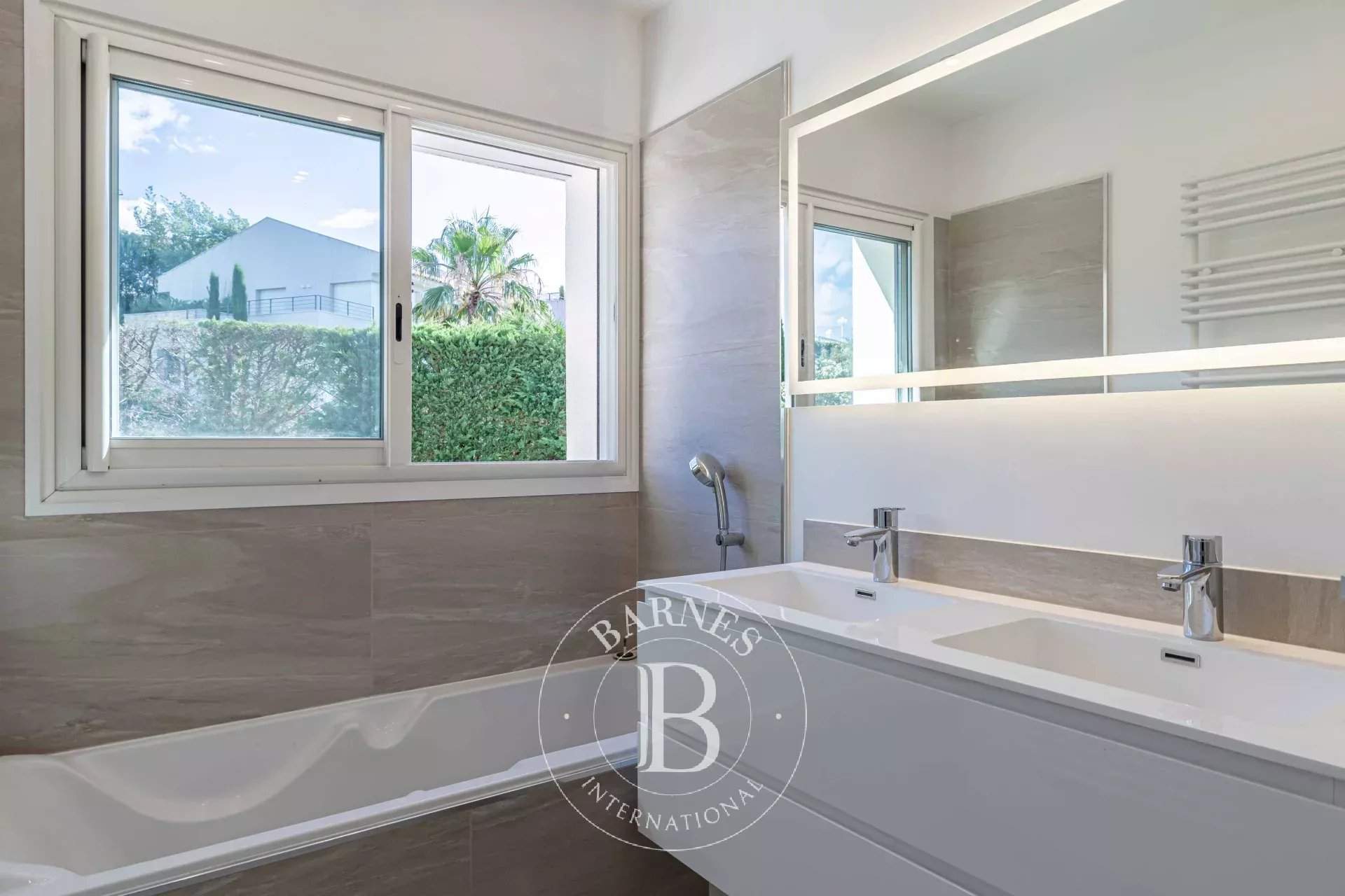 CANNES CROIX DES GARDES - PANORAMIC SEA VIEW - 5 BEDROOMS picture 17