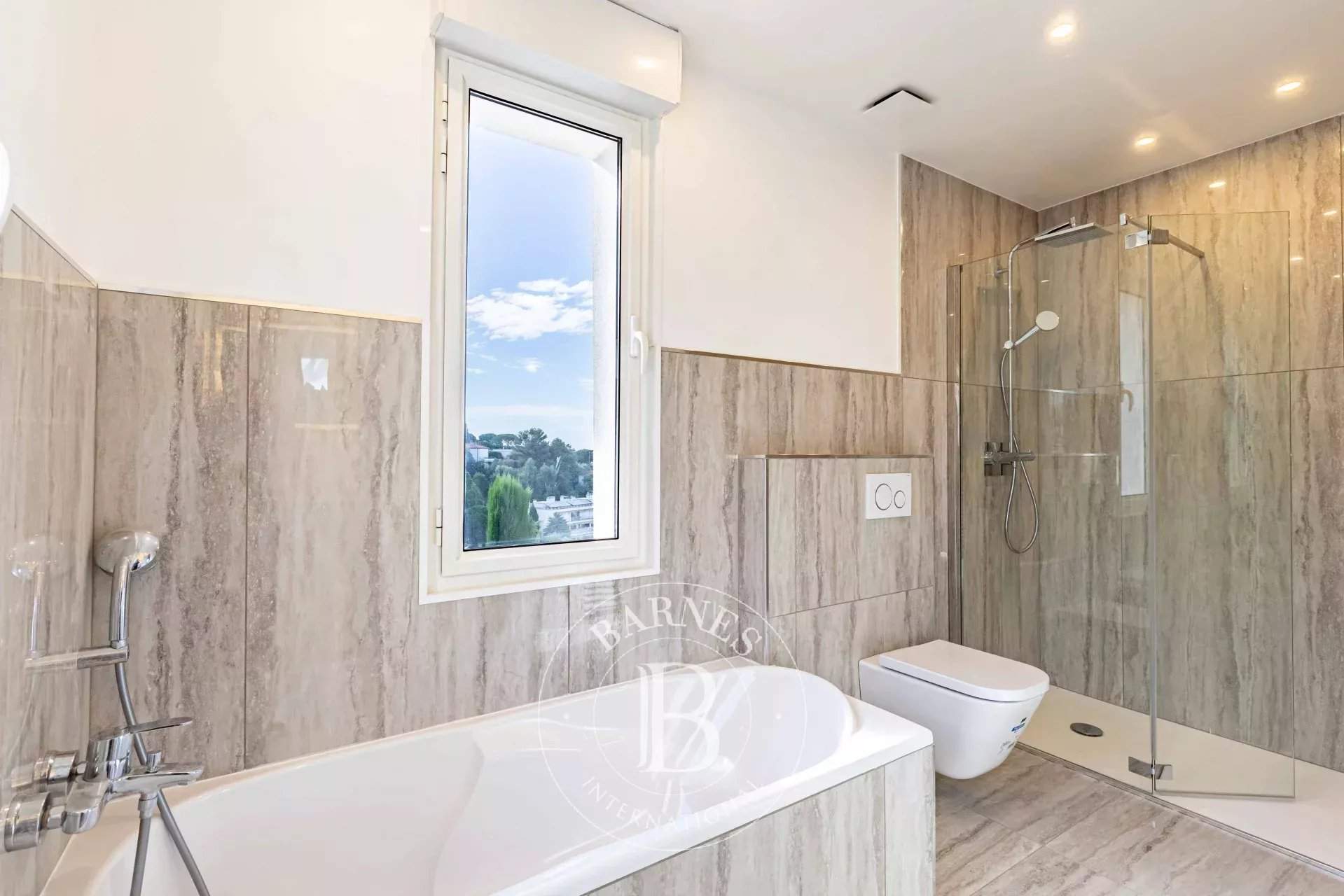 CANNES CROIX DES GARDES - PANORAMIC SEA VIEW - 5 BEDROOMS picture 10