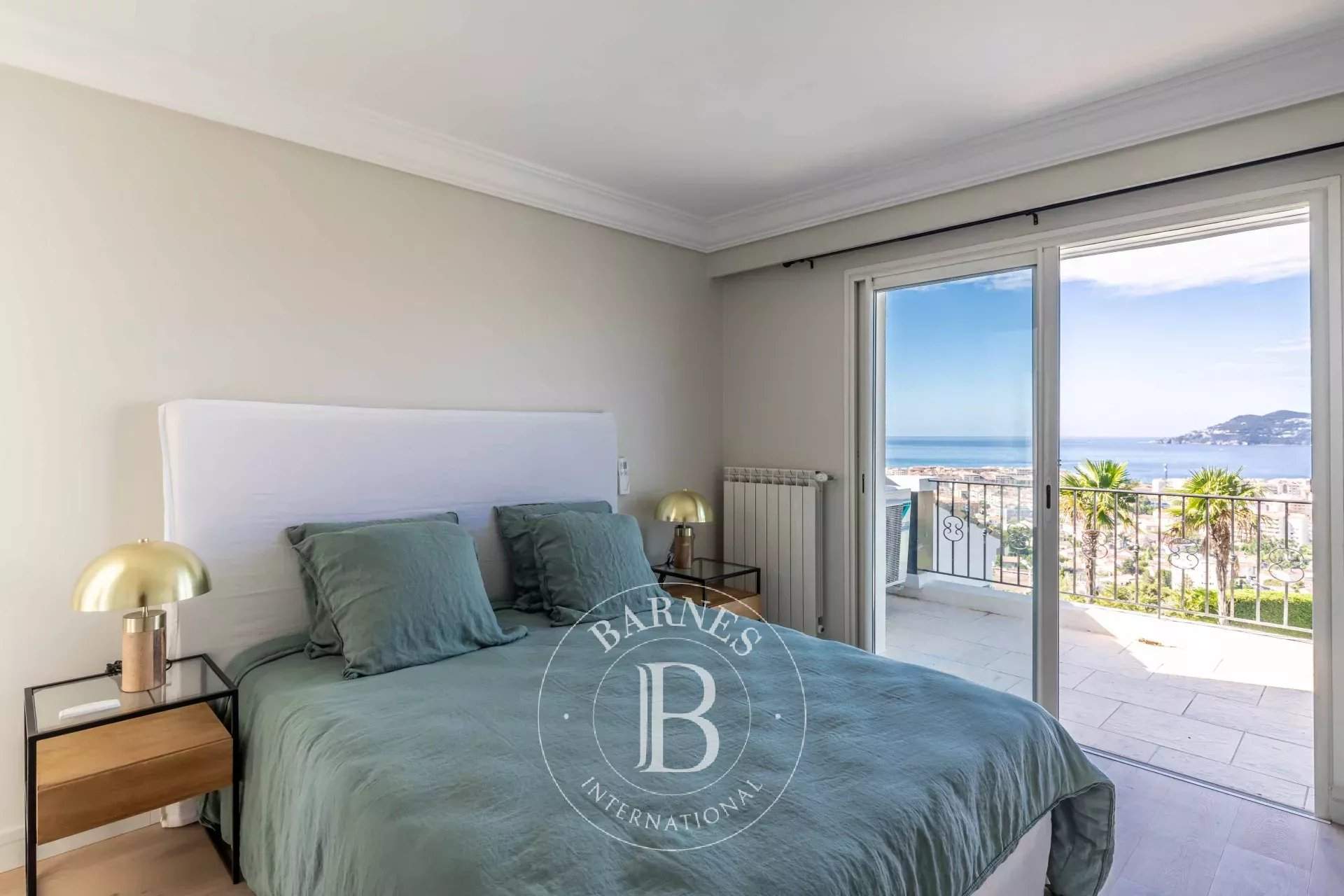 CANNES CROIX DES GARDES - PANORAMIC SEA VIEW - 5 BEDROOMS picture 9