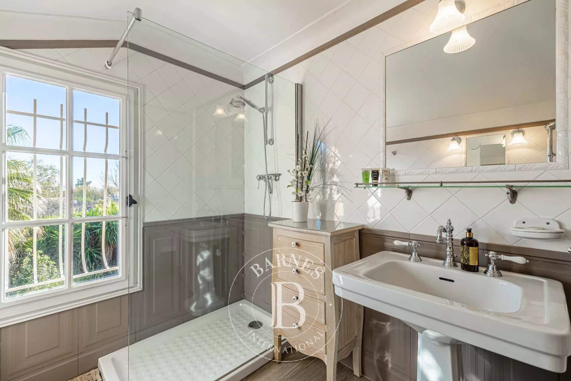 Antibes  - Villa 5 Bedrooms - picture 9