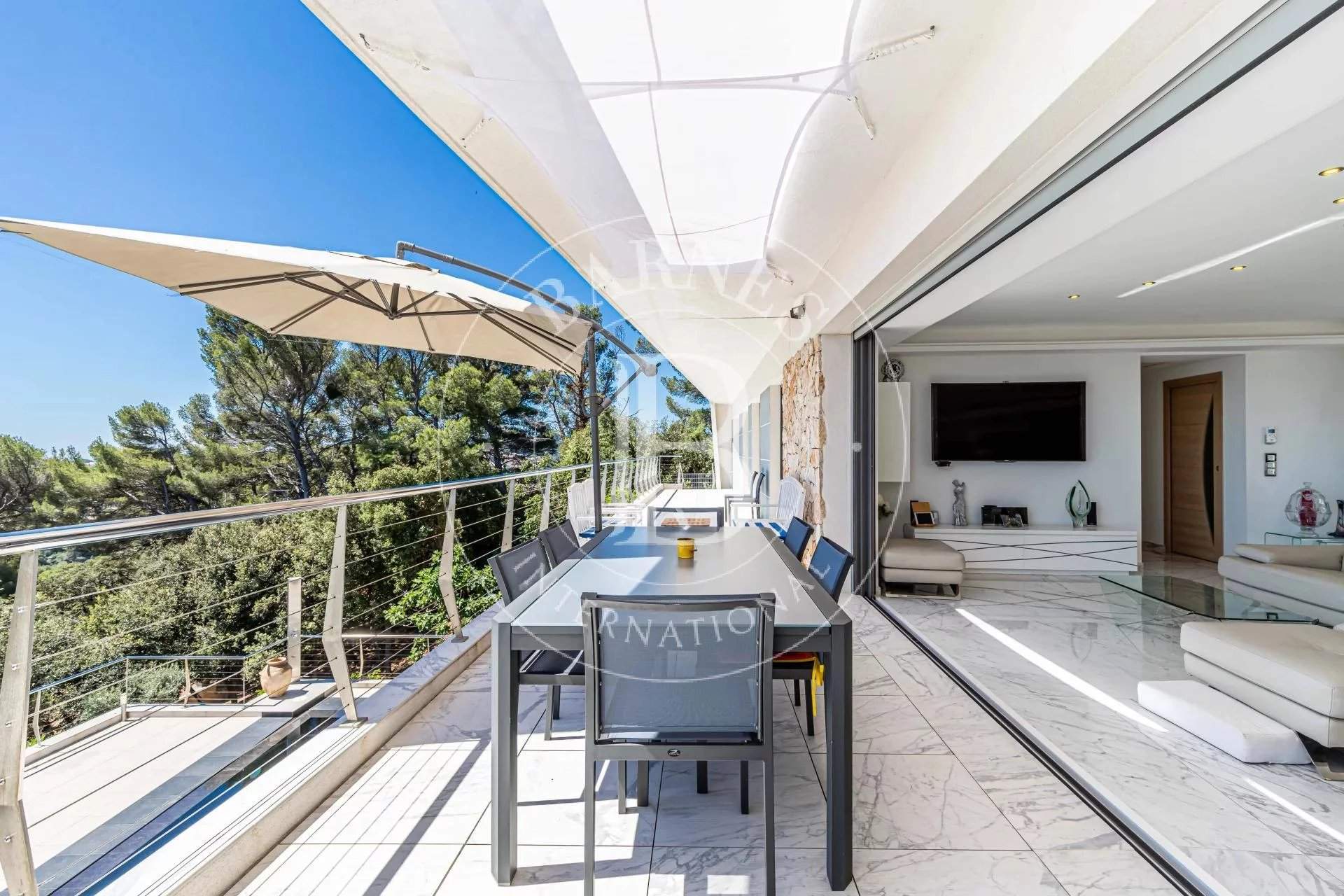 House for sale 4 Bedrooms 2368 sq ft Cannes - € 3,490,000