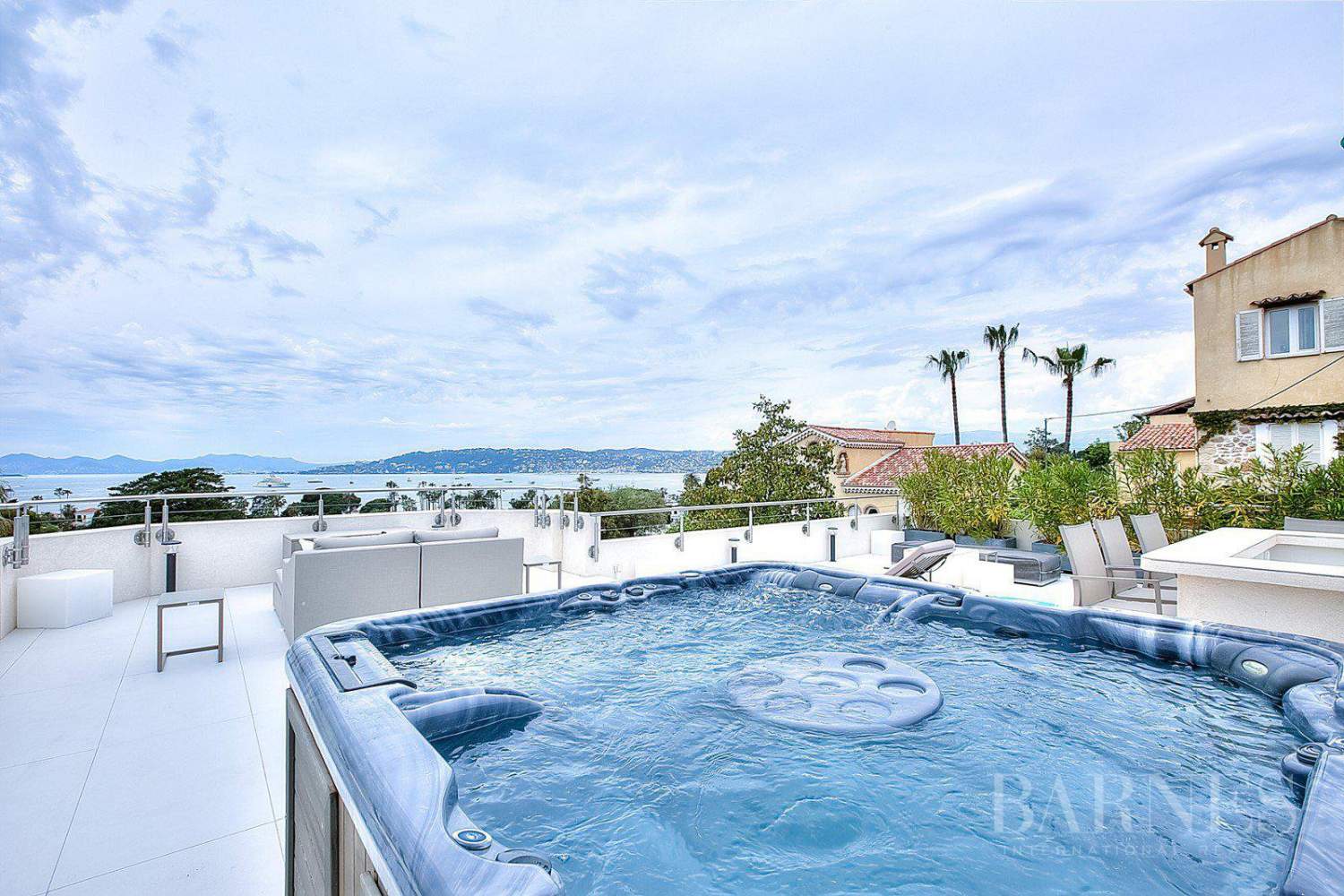 CAP D'ANTIBES - CONTEMPORARY VILLA - PANORAMIC SEA VIEW - 6 BEDROOMS picture 1