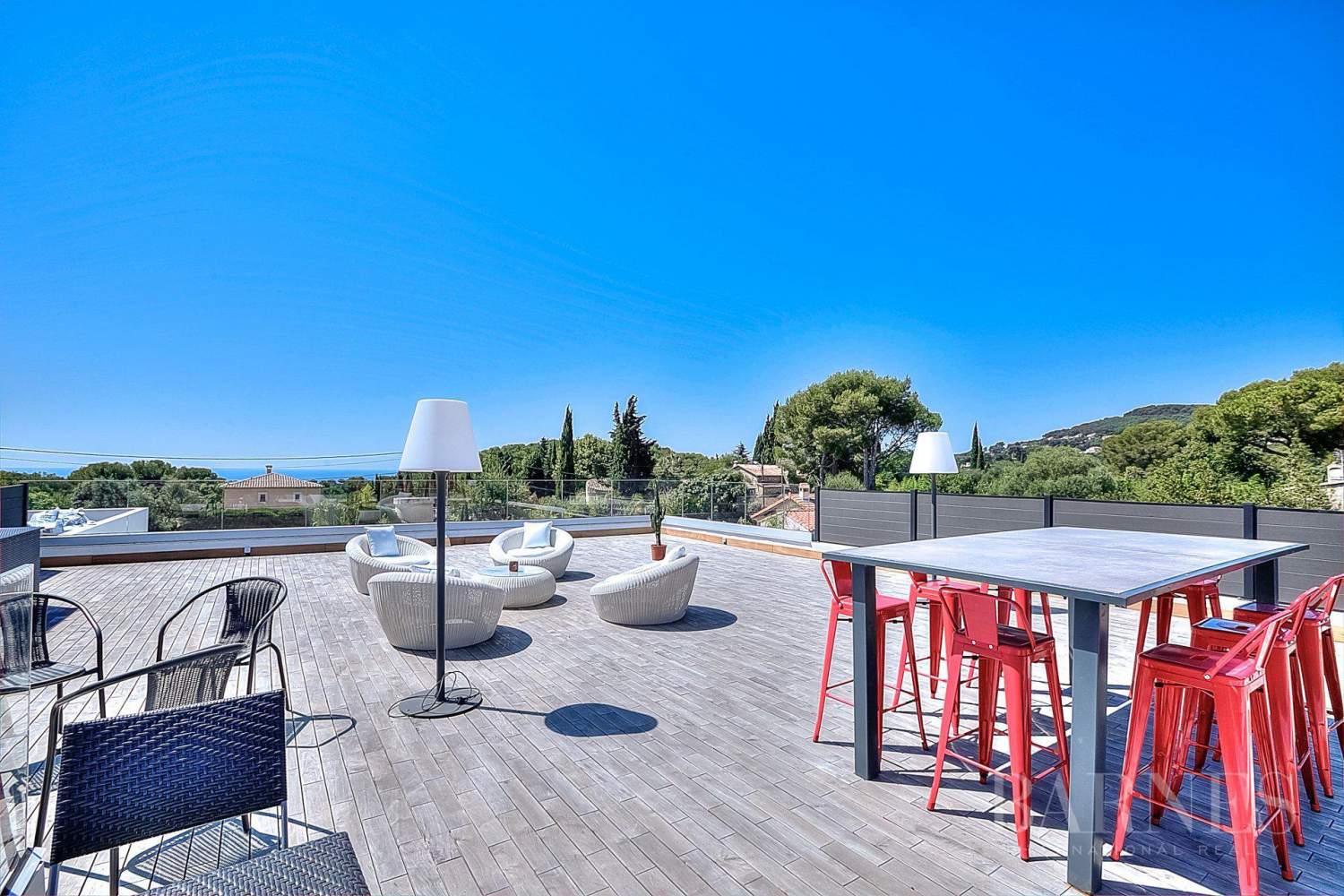 ANTIBES - SEA VIEW ROOF TOP TERRACE - 4 BEDROOMS picture 13