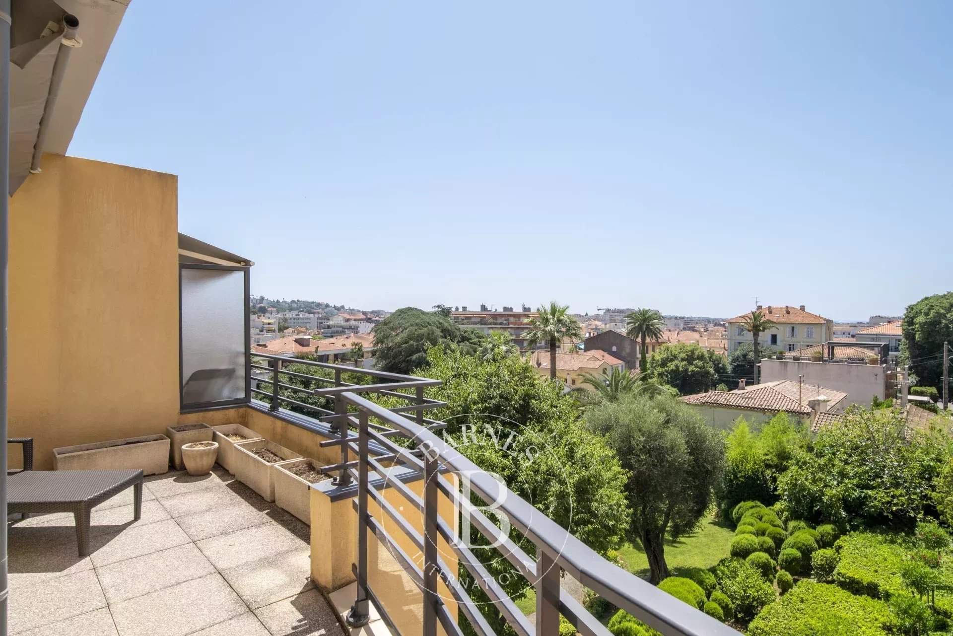 Cannes  - Apartment 3 Bedrooms - picture 1