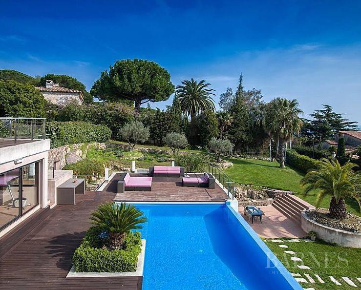 CANNES -  MODERN VILLA - 5 BEDROOMS - PANORAMIC SEA VIEW - SWIMMING-POOL picture 1