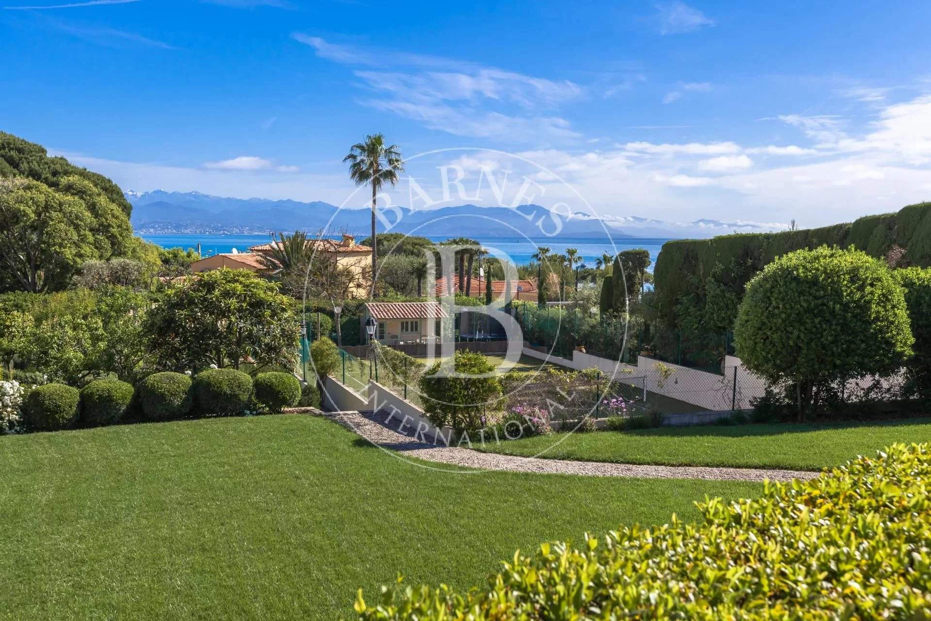 CAP D'ANTIBES - VILLA BOURGEOISE - 6 CHAMBRES picture 11