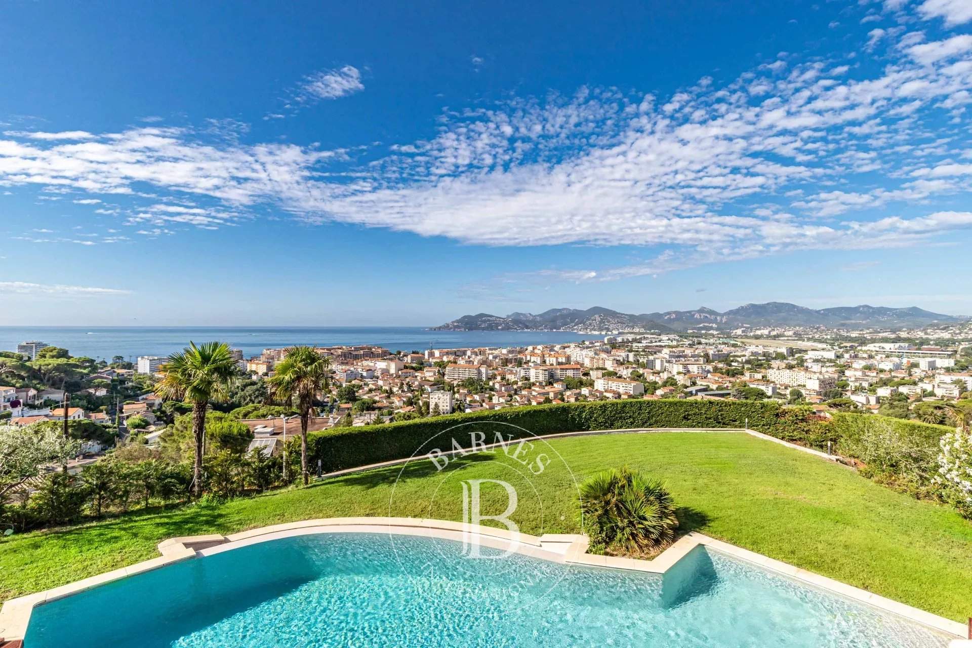 CANNES CROIX DES GARDES - PANORAMIC SEA VIEW - 5 BEDROOMS picture 6