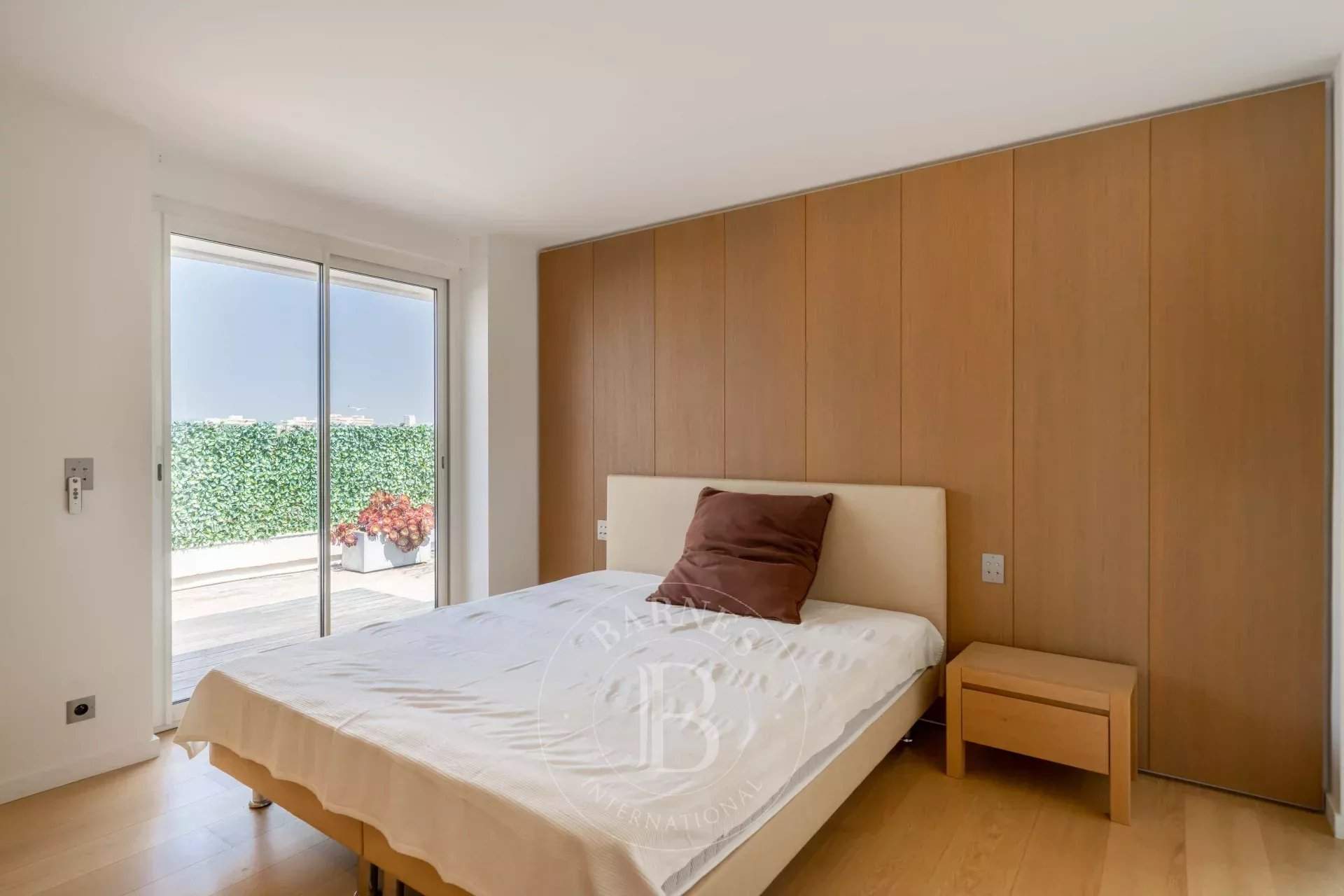 Antibes  - Apartment 3 Bedrooms - picture 8