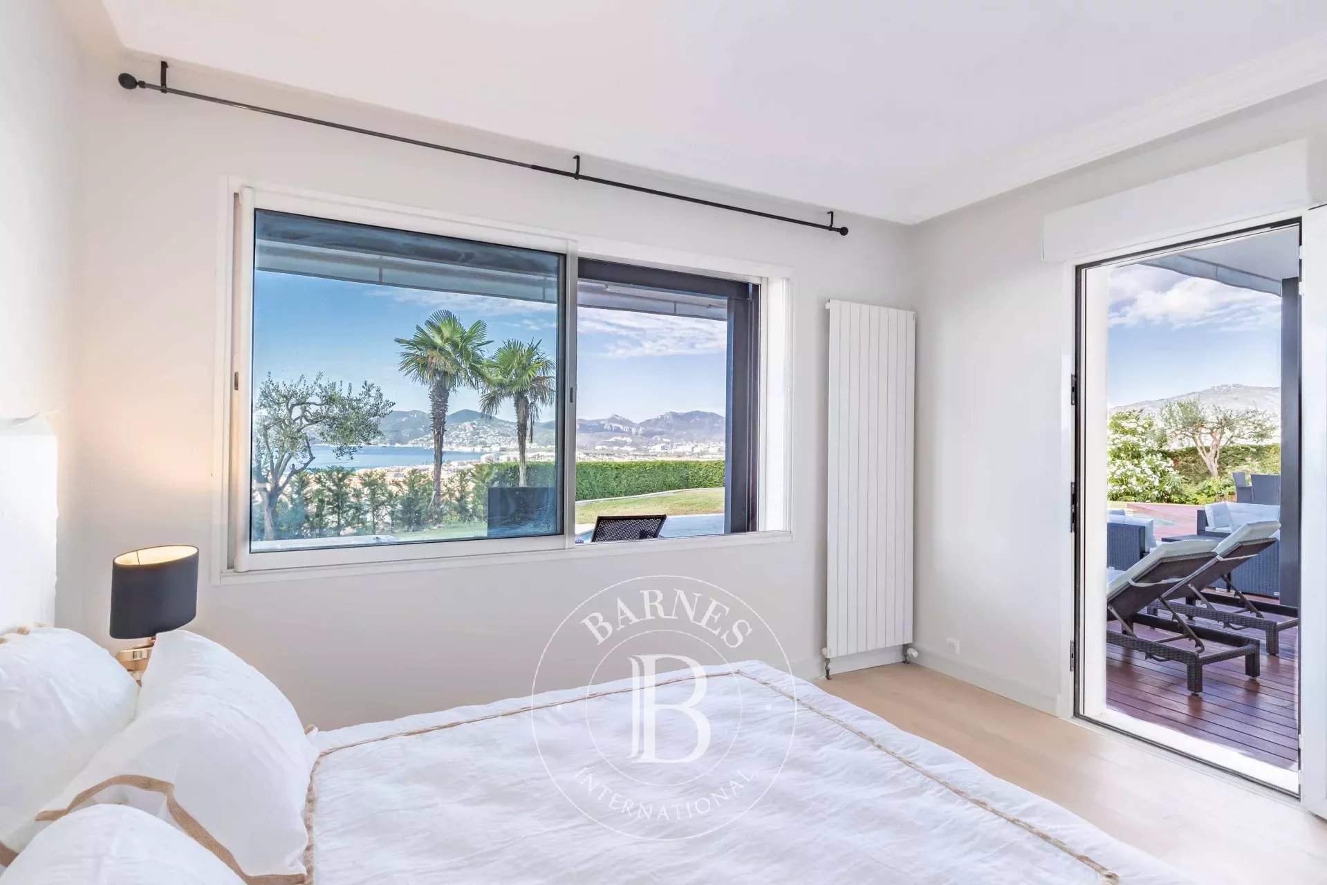 CANNES CROIX DES GARDES - PANORAMIC SEA VIEW - 5 BEDROOMS picture 16