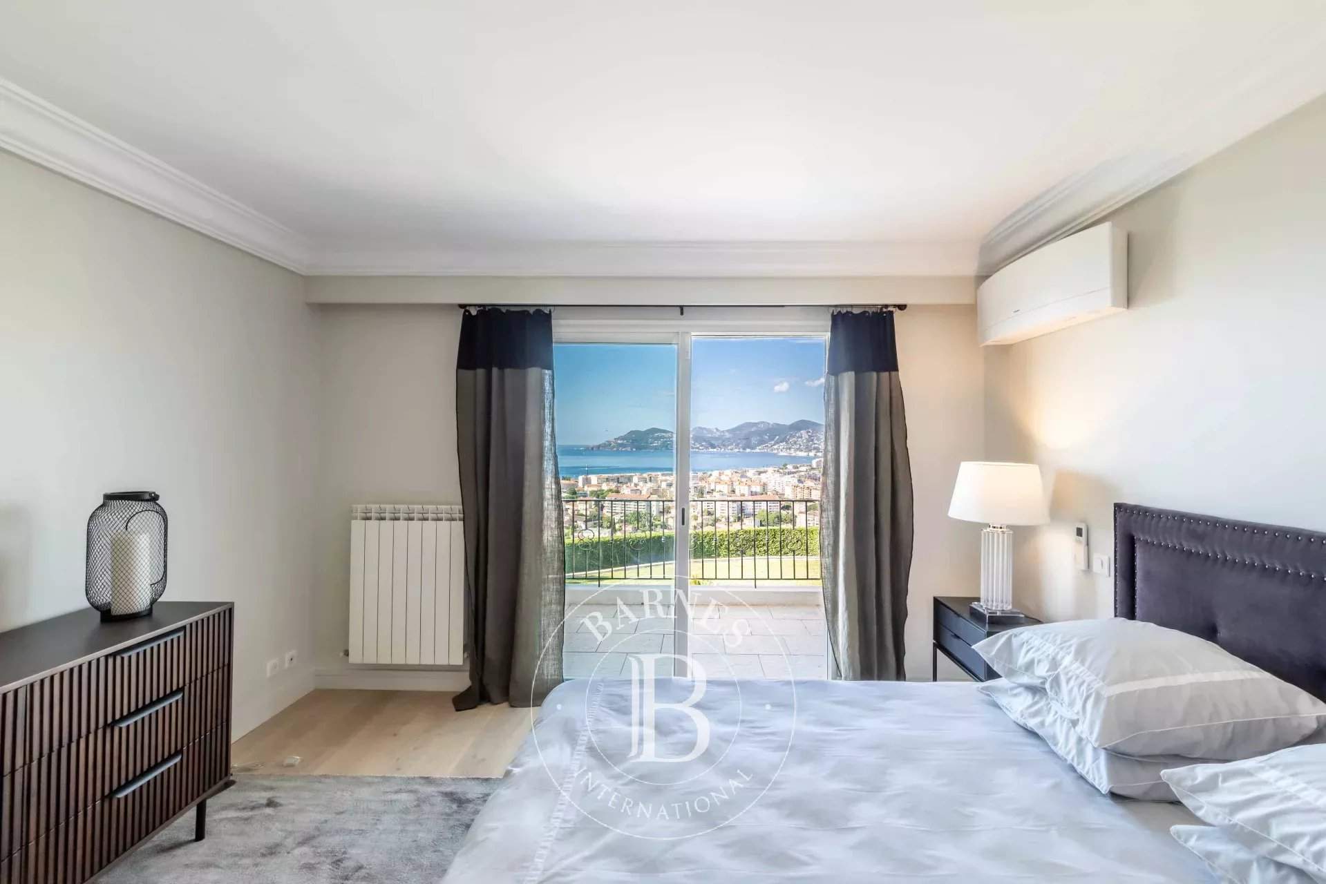 CANNES CROIX DES GARDES - PANORAMIC SEA VIEW - 5 BEDROOMS picture 11