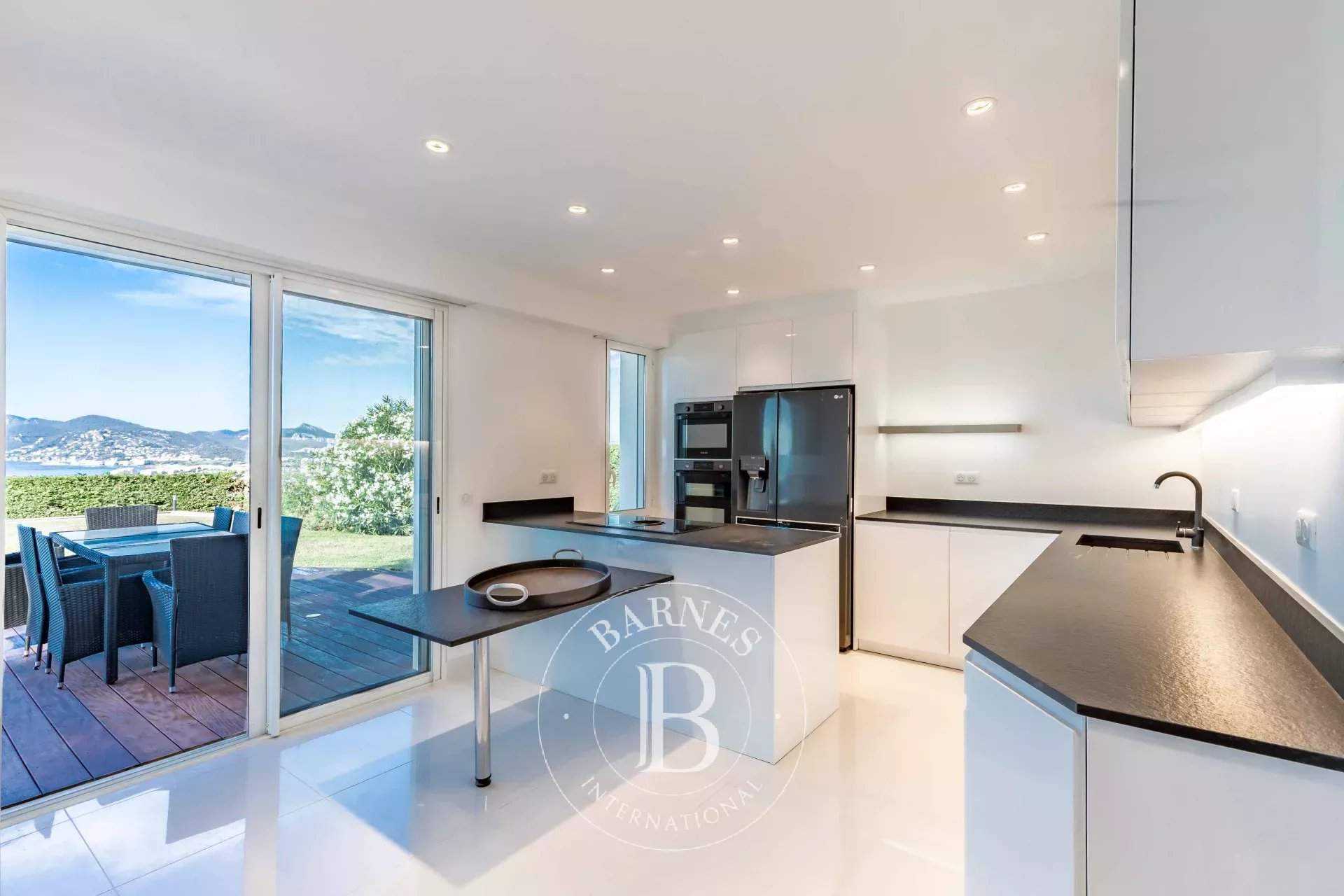 CANNES CROIX DES GARDES - PANORAMIC SEA VIEW - 5 BEDROOMS picture 4