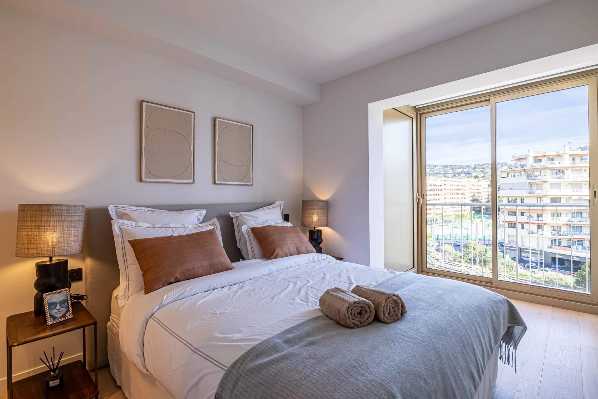 CANNES CROISETTE - PANORAMIC SEA VIEW - 2 BEDROOM APARTMENT picture 7