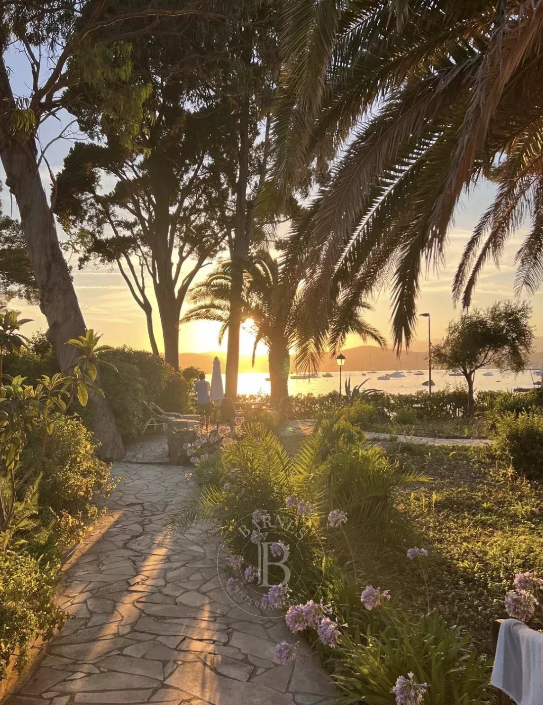 Antibes  - Villa 3 Bedrooms - picture 2