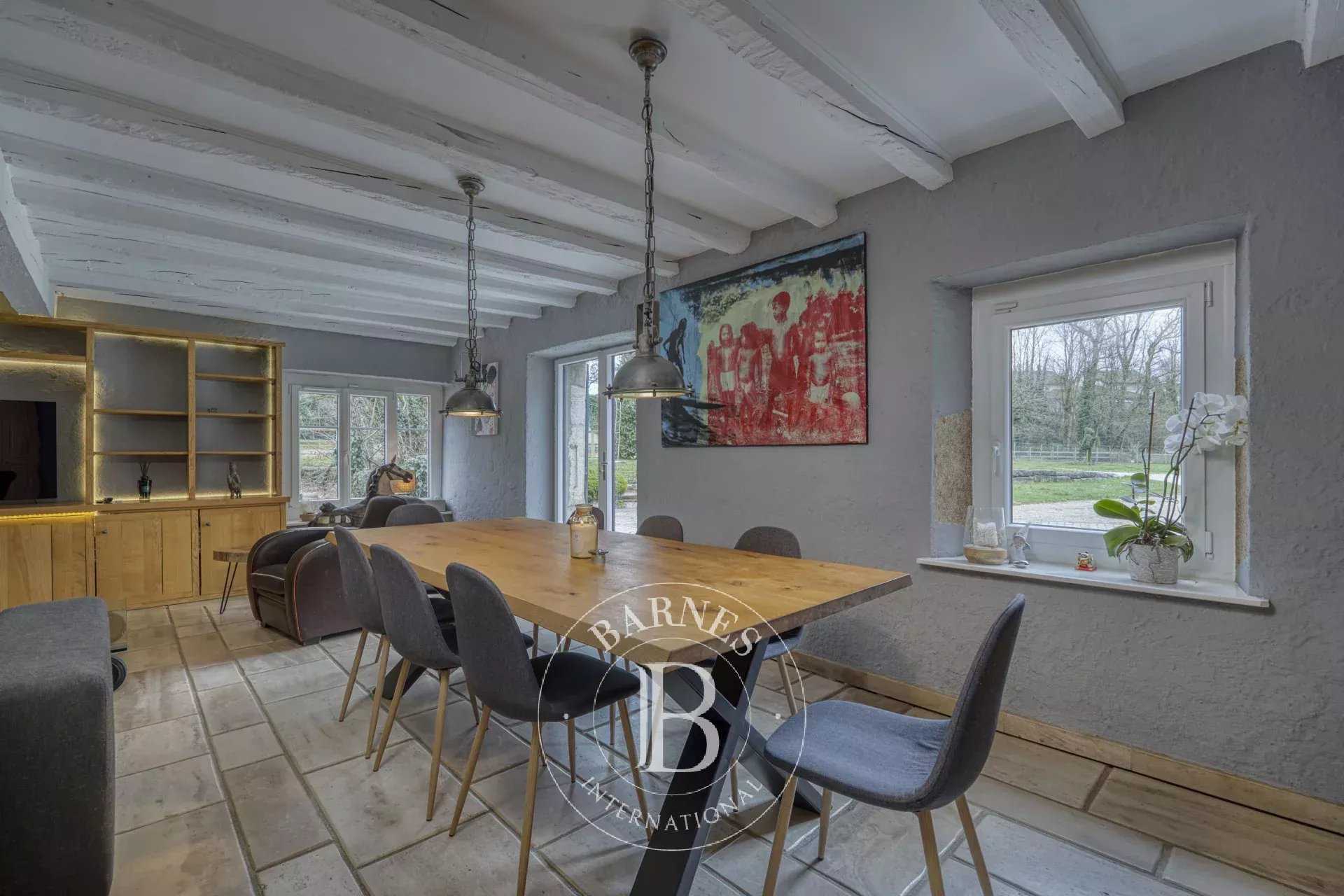 Saint-Genis-Pouilly  - Propriété 11 Pi&egrave;ces