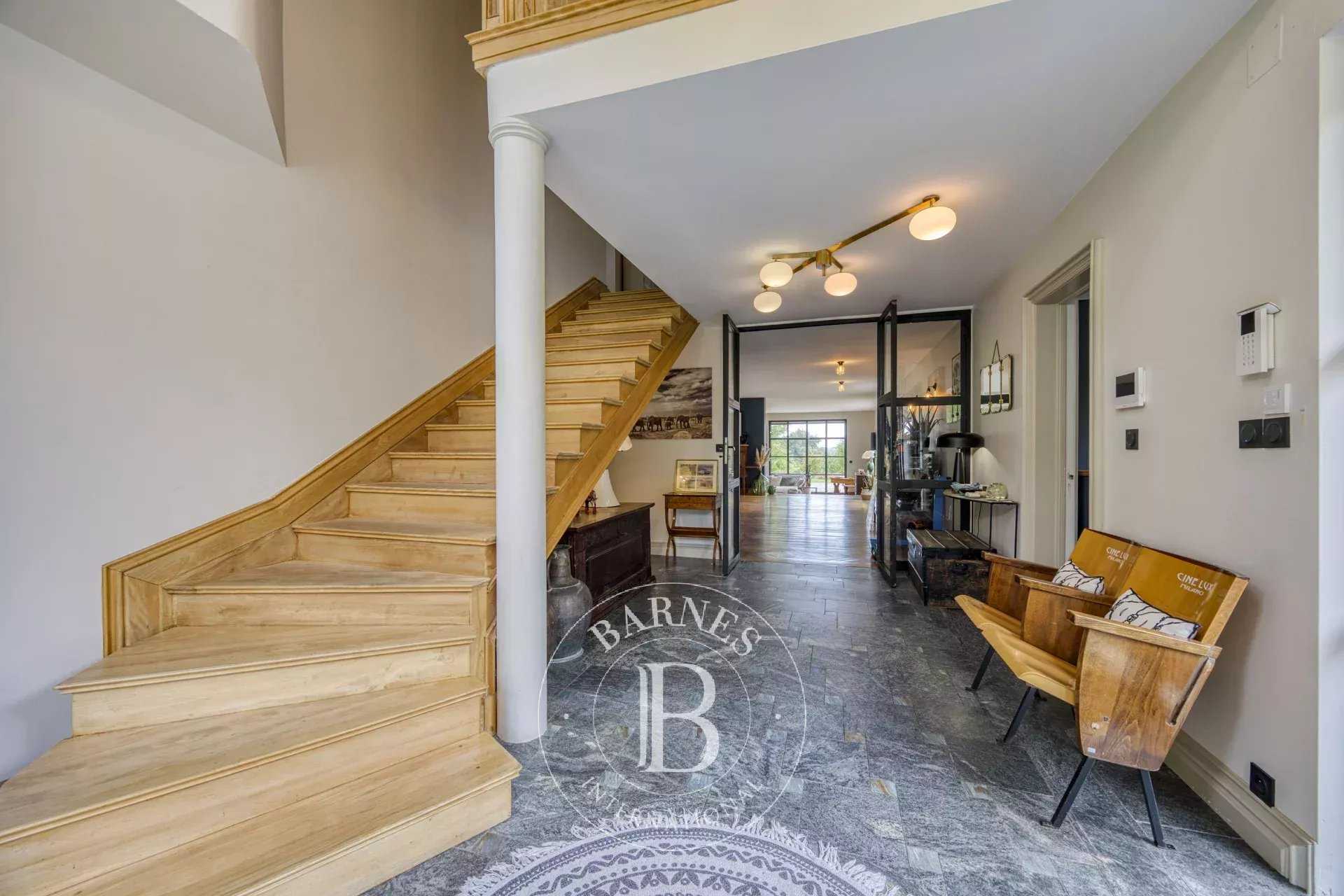 Sauverny  - Villa 8 Pi&egrave;ces 5 Chambres