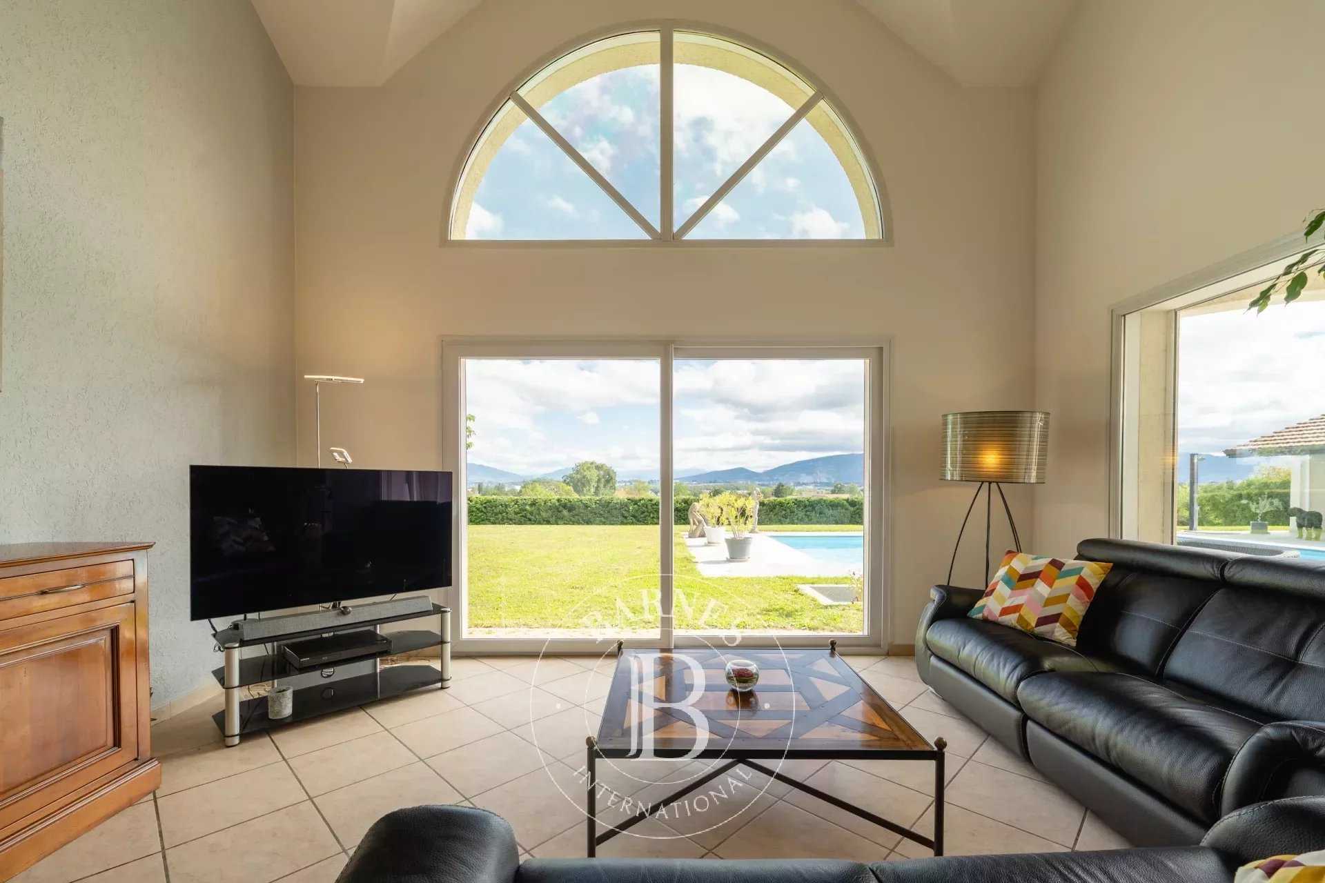 Prévessin-Moëns  - Villa 5 Pi&egrave;ces 4 Chambres