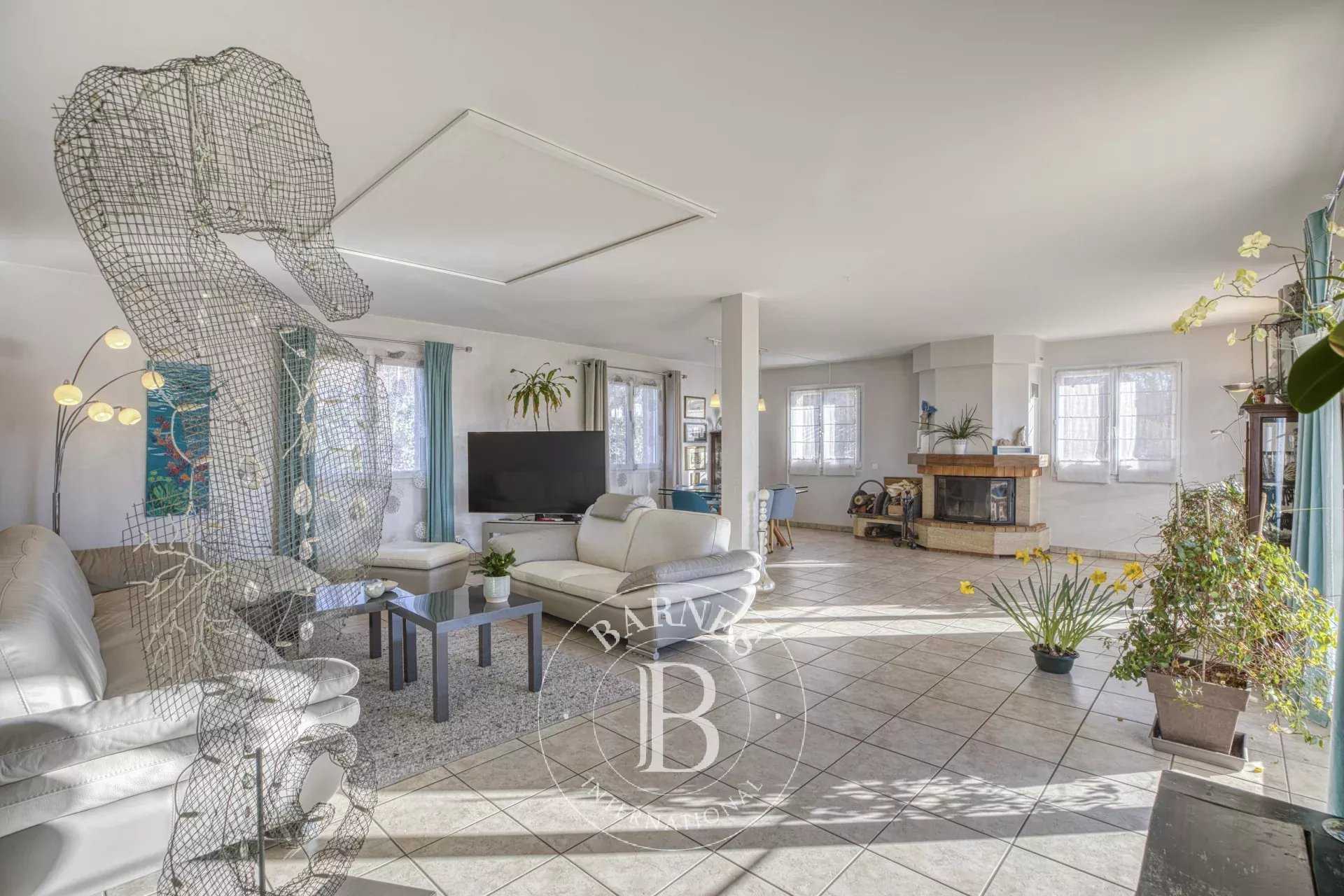 Neydens  - Maison 6 Pièces 5 Chambres