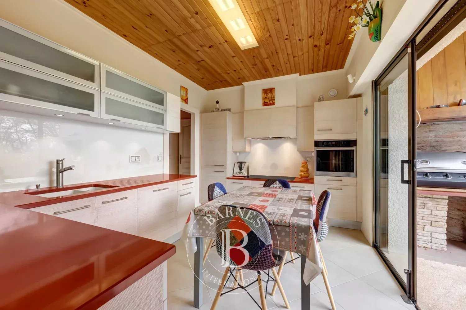 Gex  - Maison 6 Pi&egrave;ces 5 Chambres