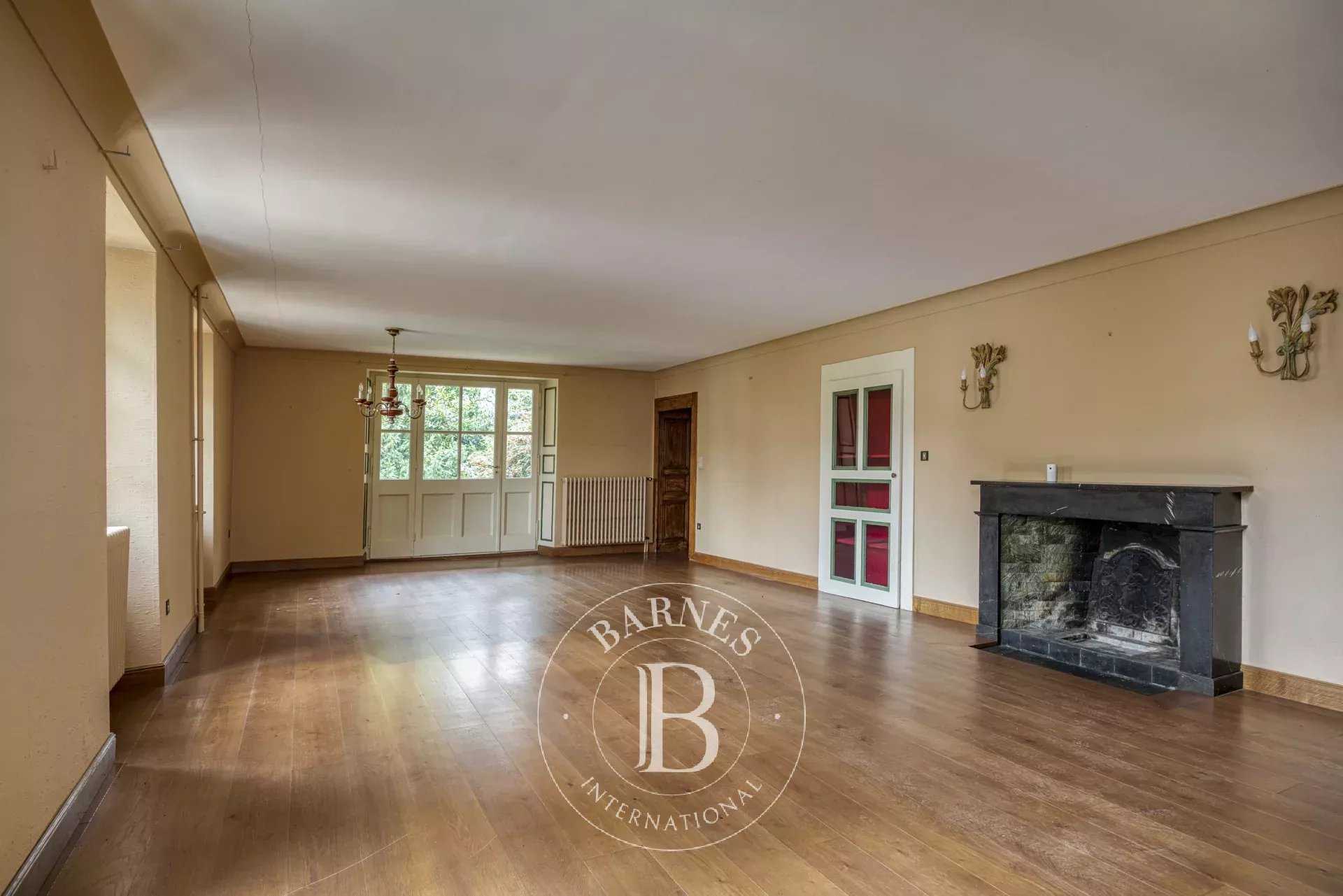 Fillinges  - Property 5 Bedrooms