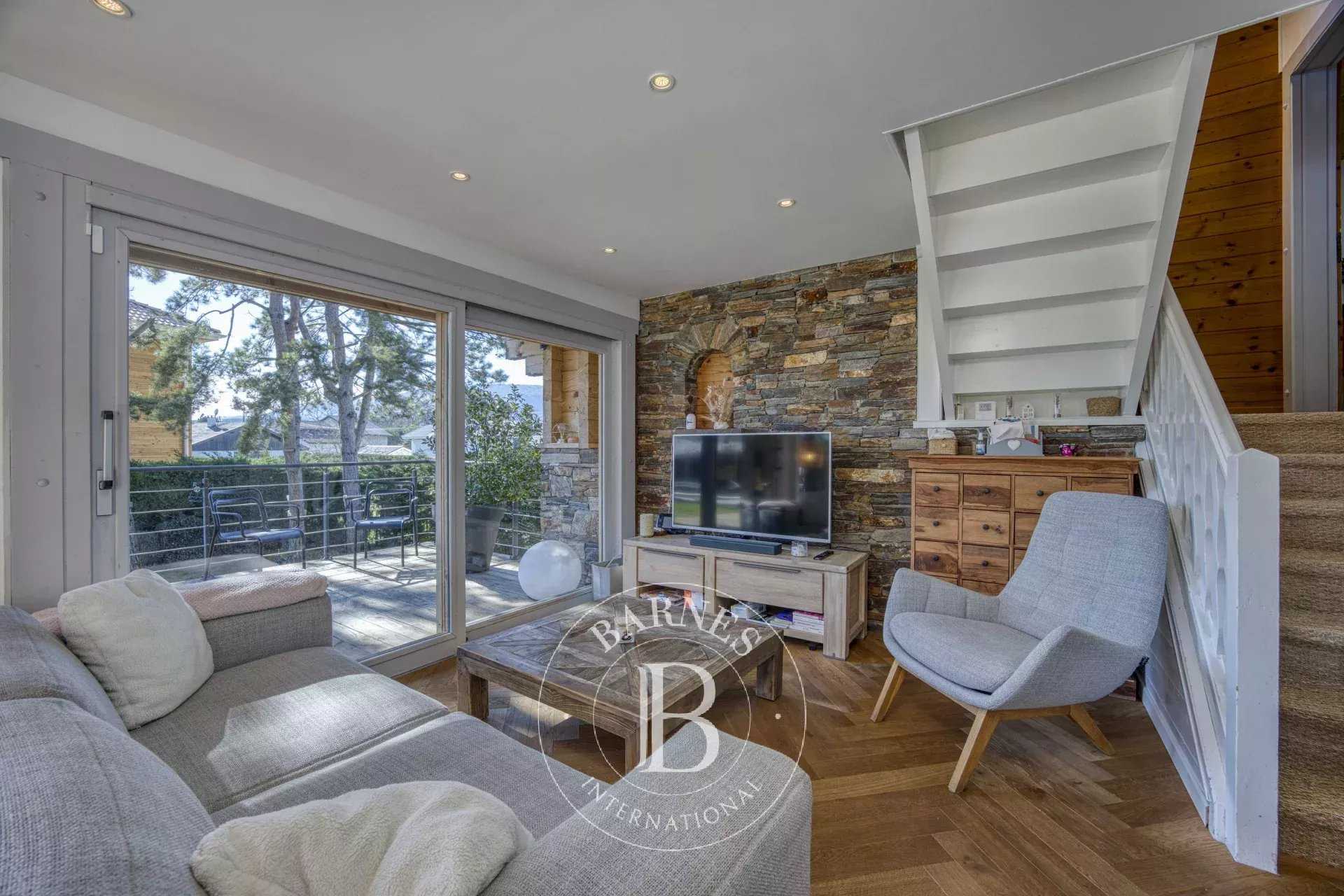 Vétraz-Monthoux  - Chalet 7 Pi&egrave;ces 5 Chambres