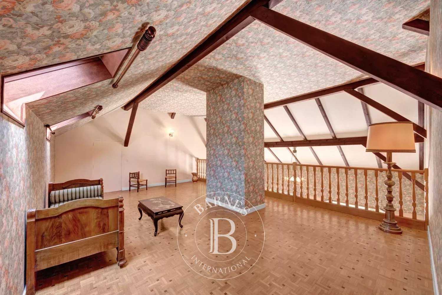 Divonne-les-Bains  - Villa 7 Pi&egrave;ces 5 Chambres