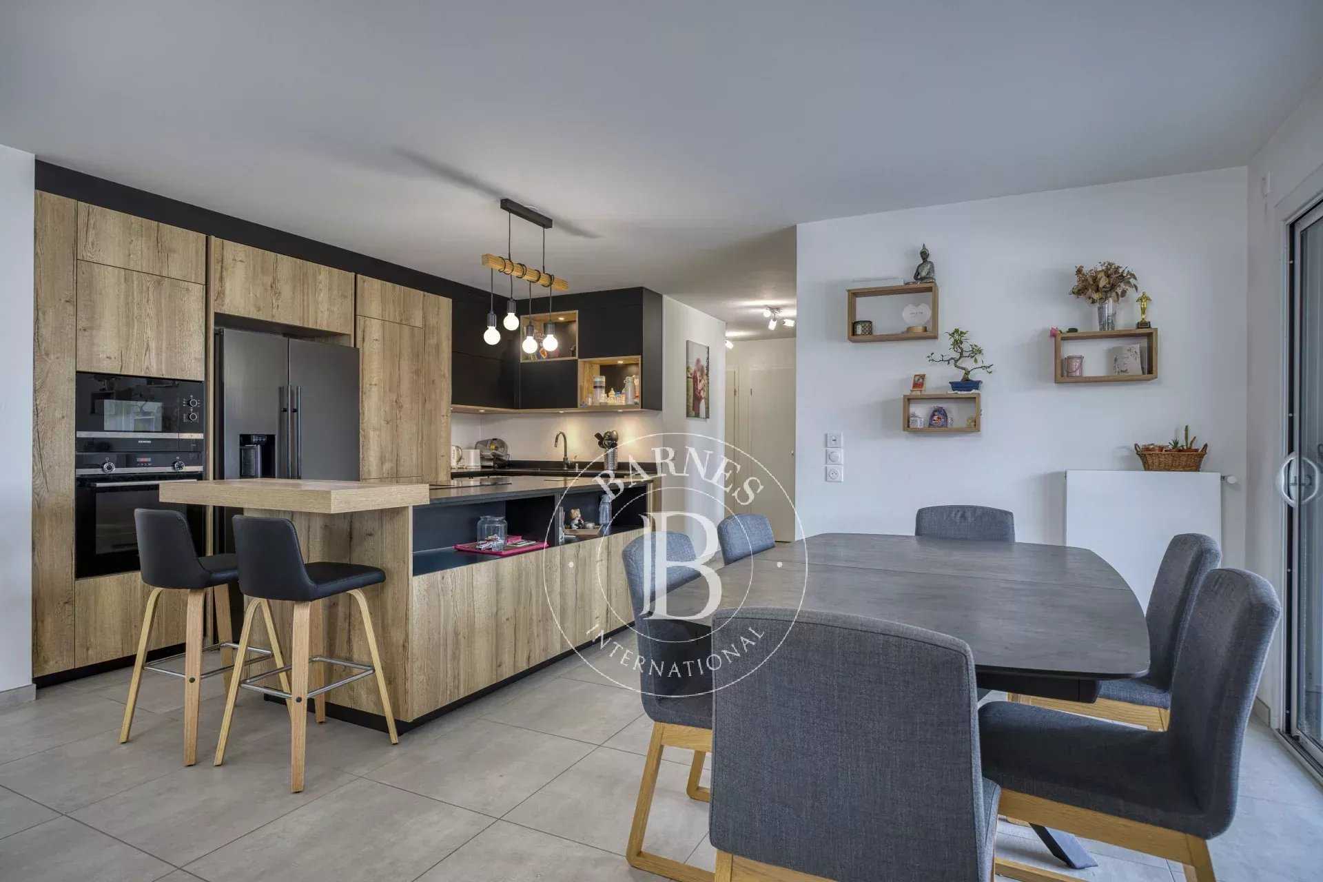 Collonges-sous-Salève  - Appartement 4 Pi&egrave;ces 3 Chambres