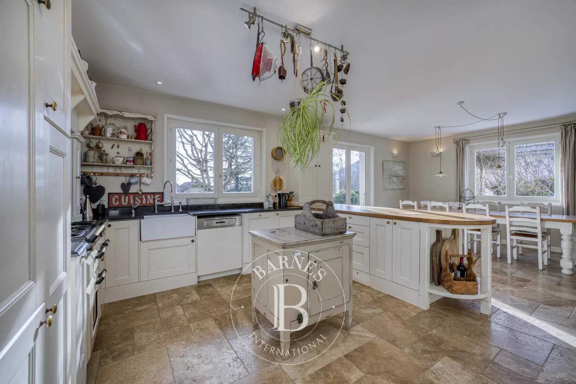 Gex  - Maison 7 Pi&egrave;ces 7 Chambres