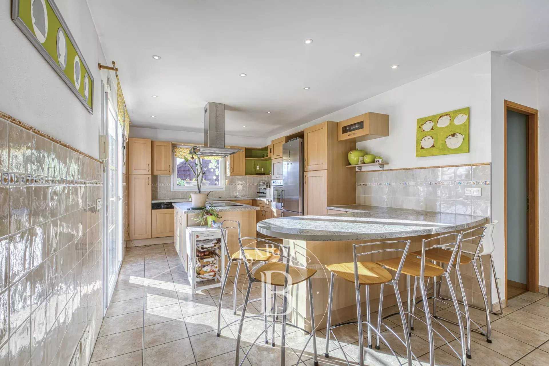 Neydens  - Maison 6 Pièces 5 Chambres