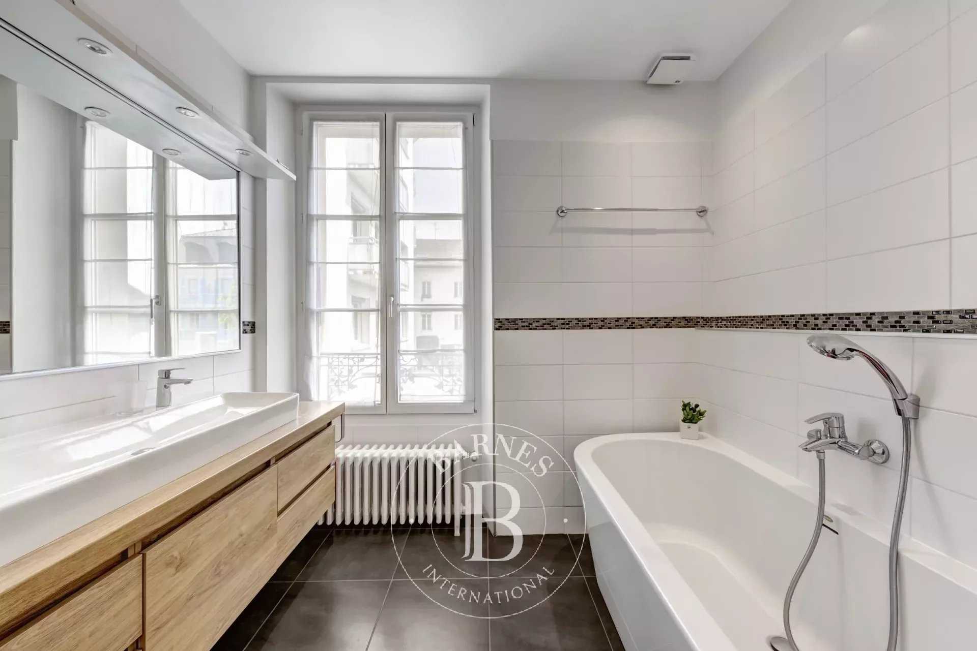 Divonne-les-Bains  - Appartement 5 Pièces 4 Chambres