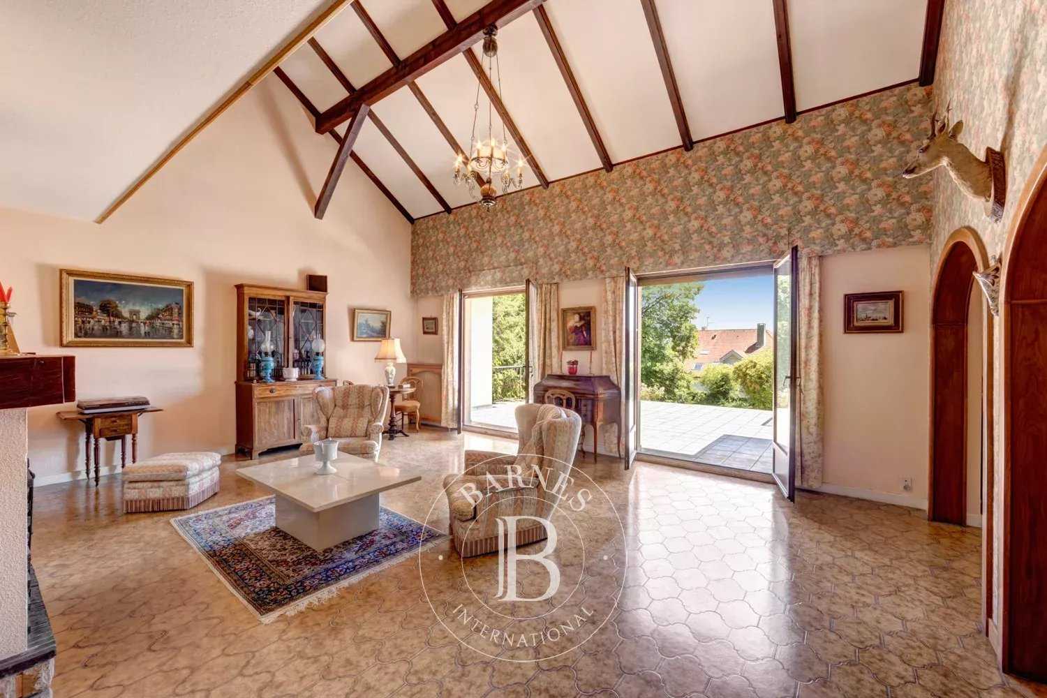 Divonne-les-Bains  - Villa 7 Pi&egrave;ces 5 Chambres