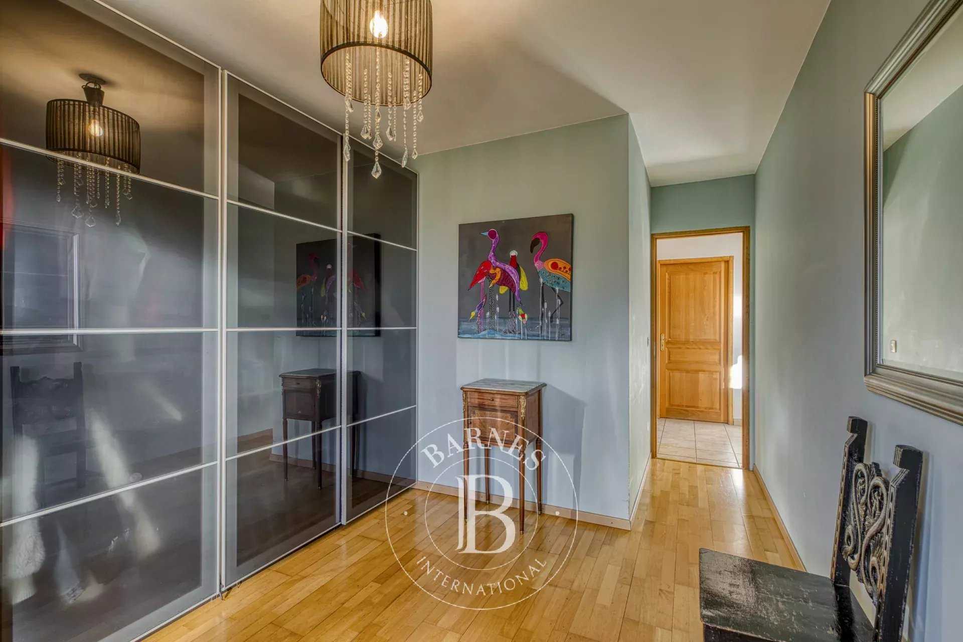 Neydens  - Maison 6 Pièces 5 Chambres