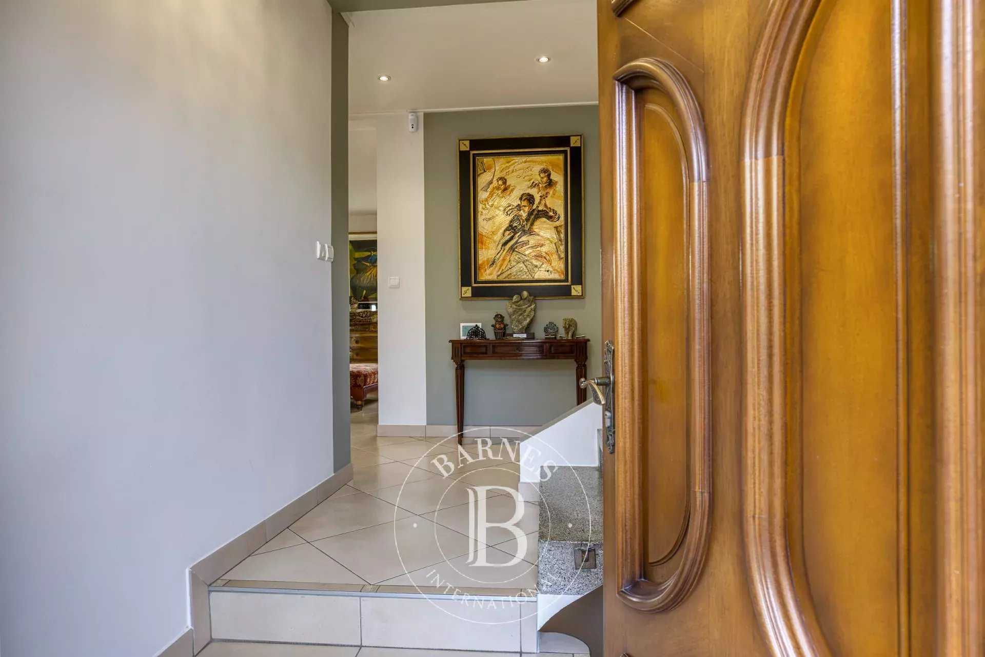 Annemasse  - House 5 Bedrooms