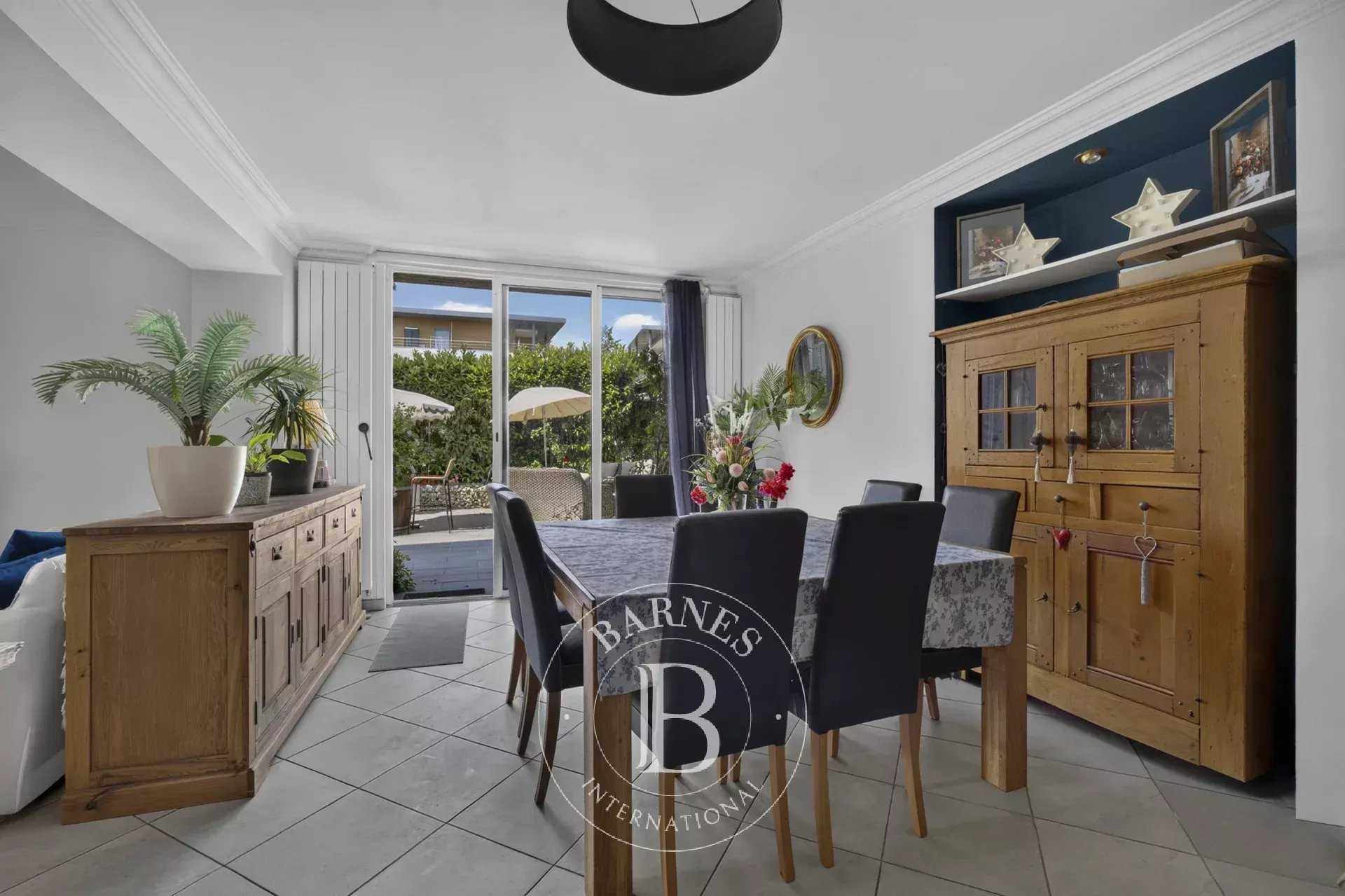 Divonne-les-Bains  - Maison de ville 10 Pi&egrave;ces 4 Chambres