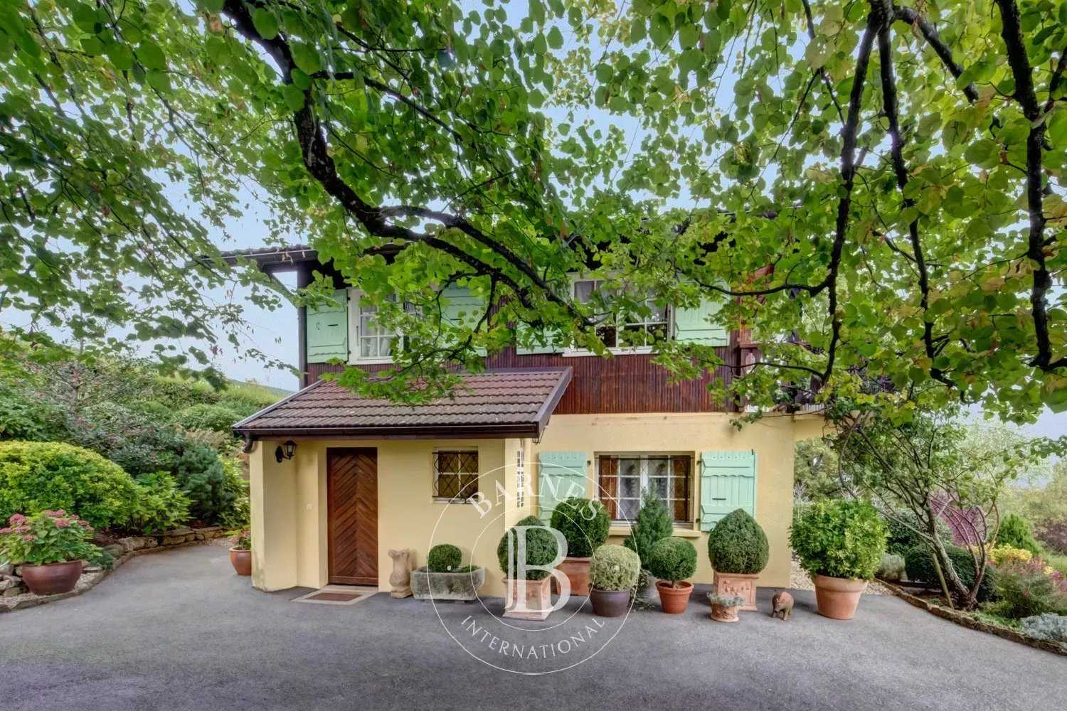 Grilly  - Maison 8 Pièces