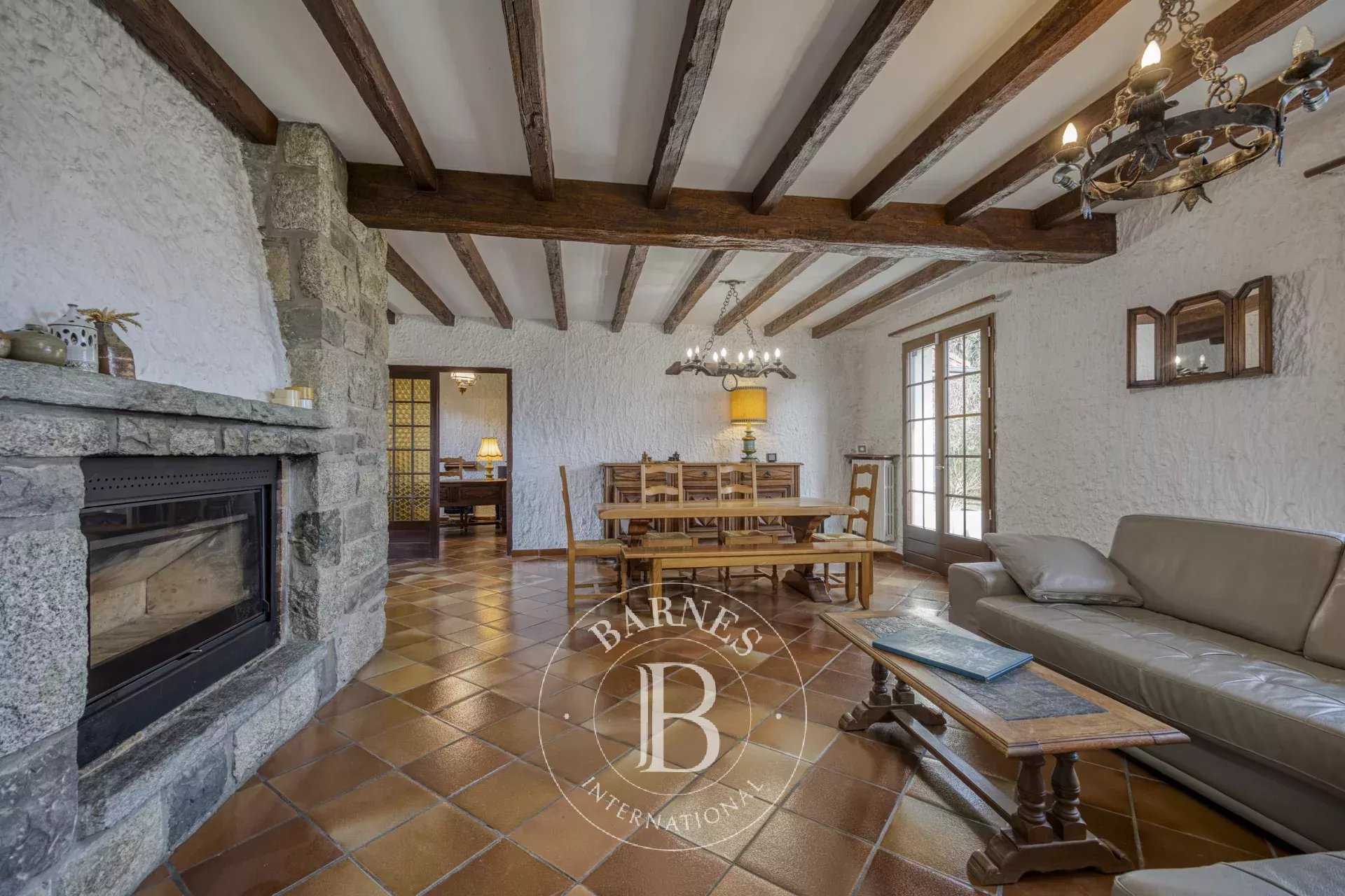 Reignier-Ésery  - Maison 7 Pi&egrave;ces 4 Chambres