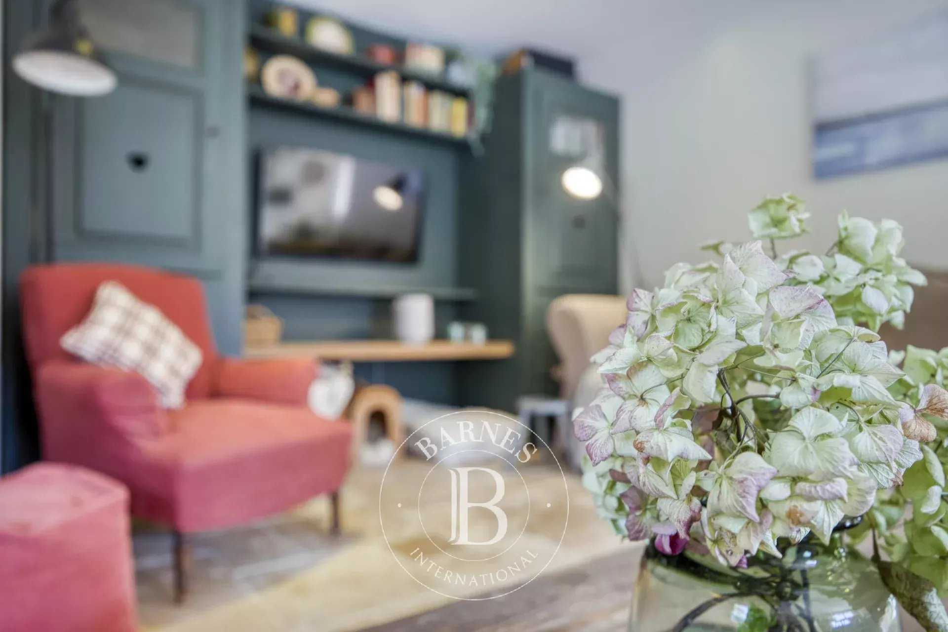 Gex  - Maison 7 Pi&egrave;ces 7 Chambres