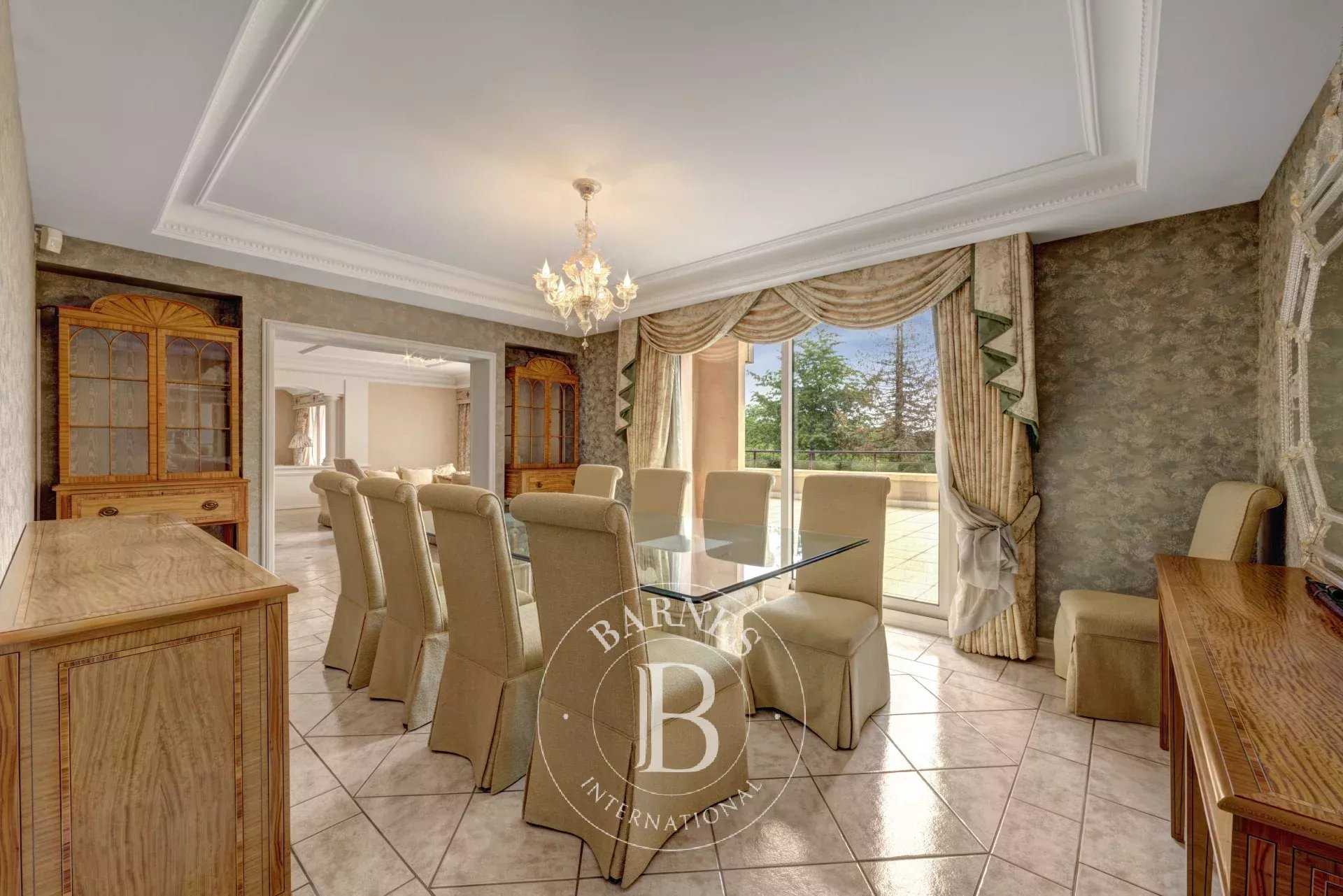 Prévessin-Moëns  - Appartement 6 Pi&egrave;ces 5 Chambres