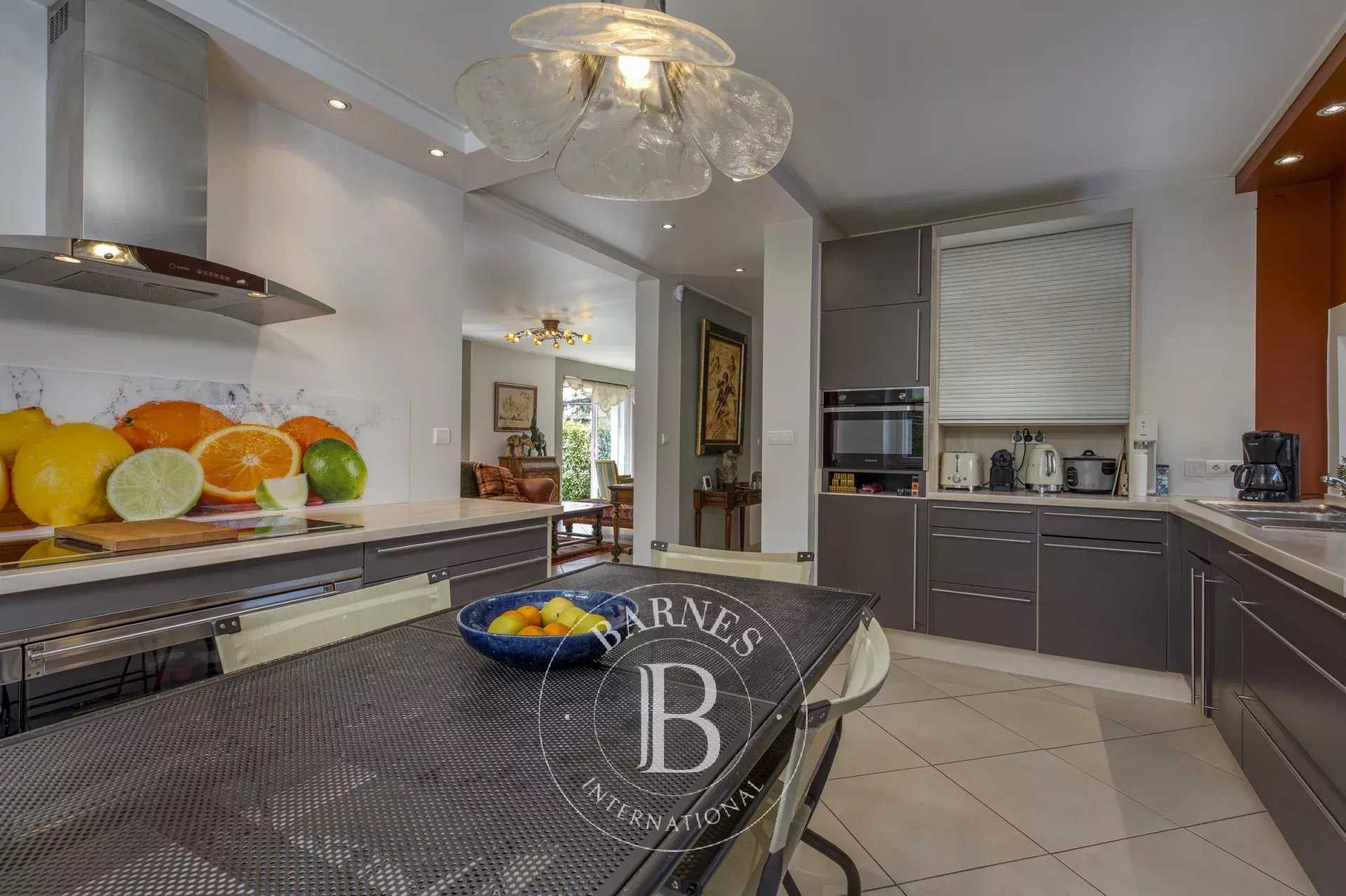 Annemasse  - House 5 Bedrooms