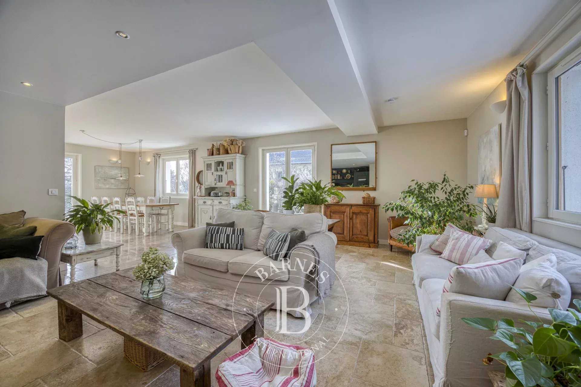 Gex  - Maison 7 Pi&egrave;ces 7 Chambres