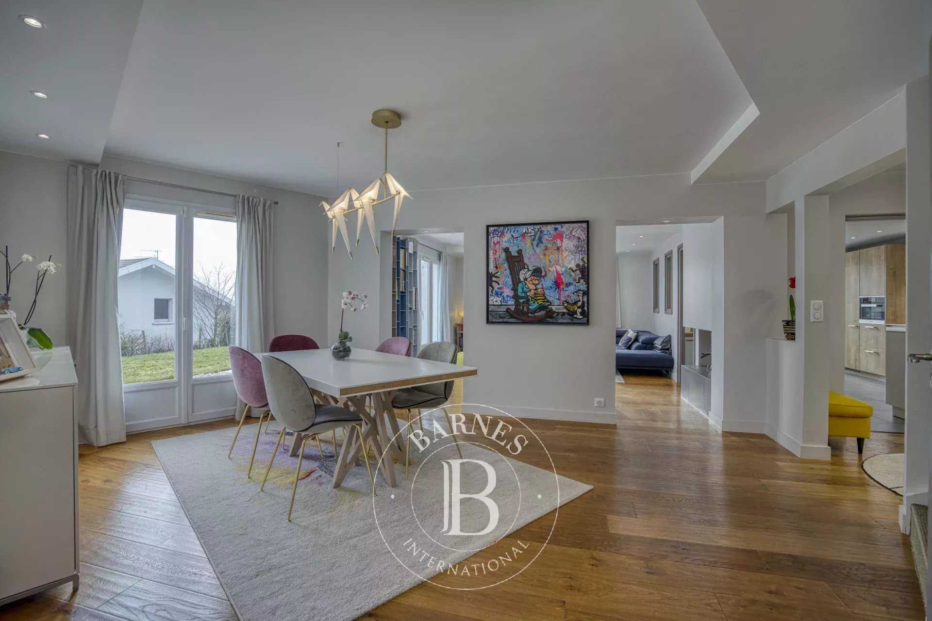 Divonne-les-Bains  - Villa 7 Pi&egrave;ces 5 Chambres