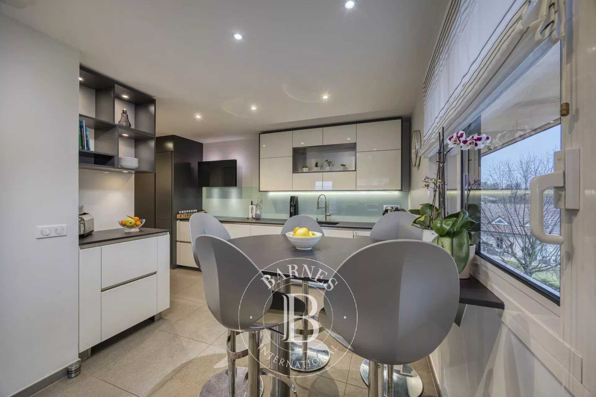 Prévessin-Moëns  - Apartment 4 Bedrooms