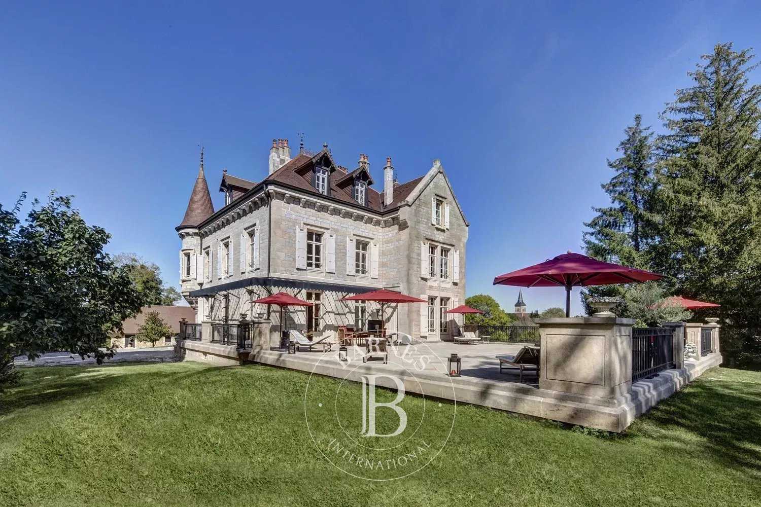 Arbois  - Château 11 Pièces 5 Chambres